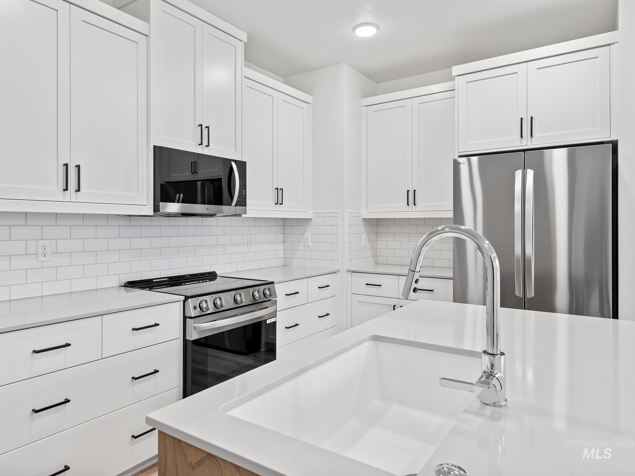 2160 E Deep Purple Ln, Meridian, Idaho 83642, 3 Bedrooms, 2.5 Bathrooms, Residential For Sale, Price $414,900,MLS 98971613