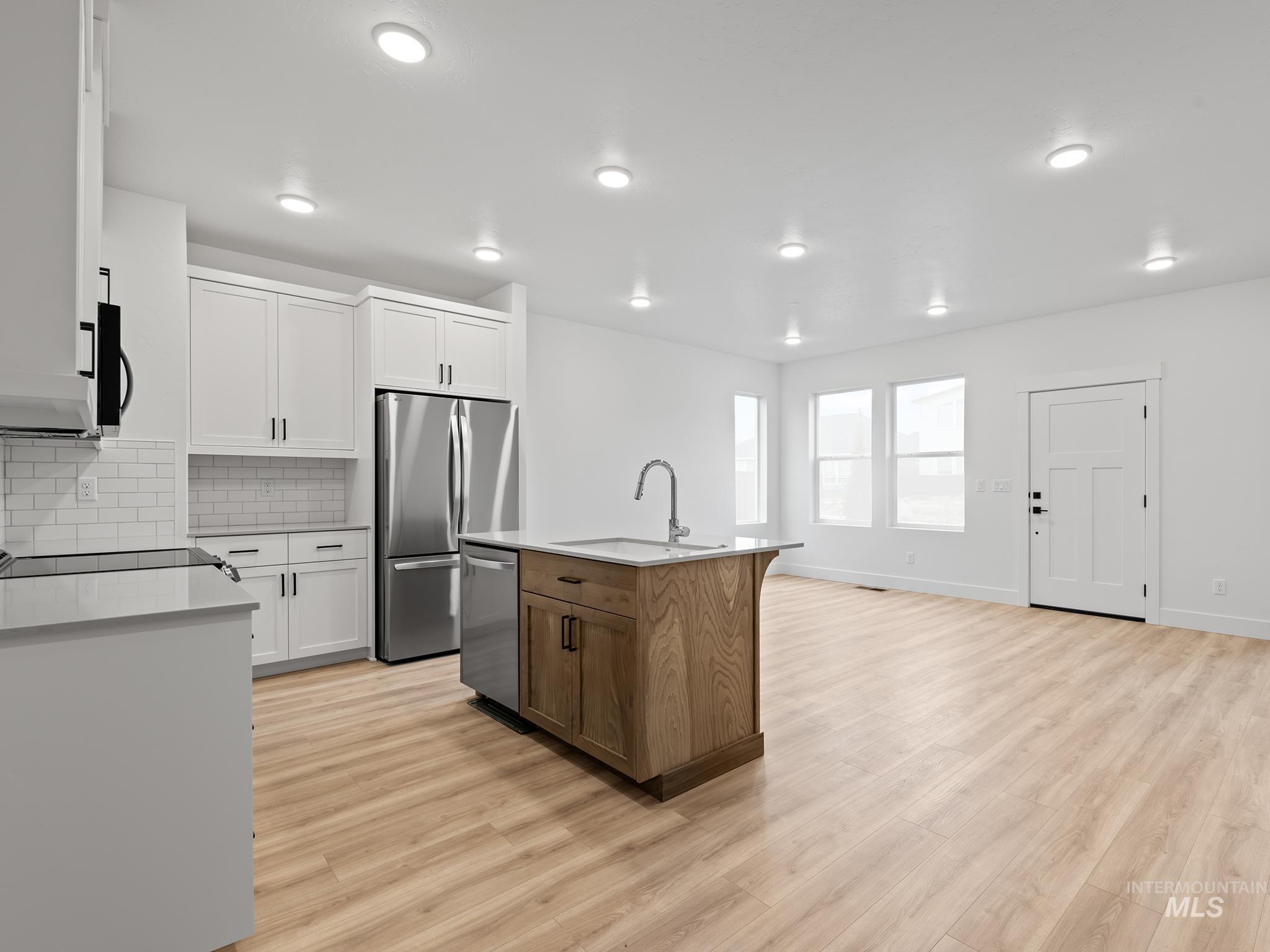 2160 E Deep Purple Ln, Meridian, Idaho 83642, 3 Bedrooms, 2.5 Bathrooms, Residential For Sale, Price $414,900,MLS 98971613