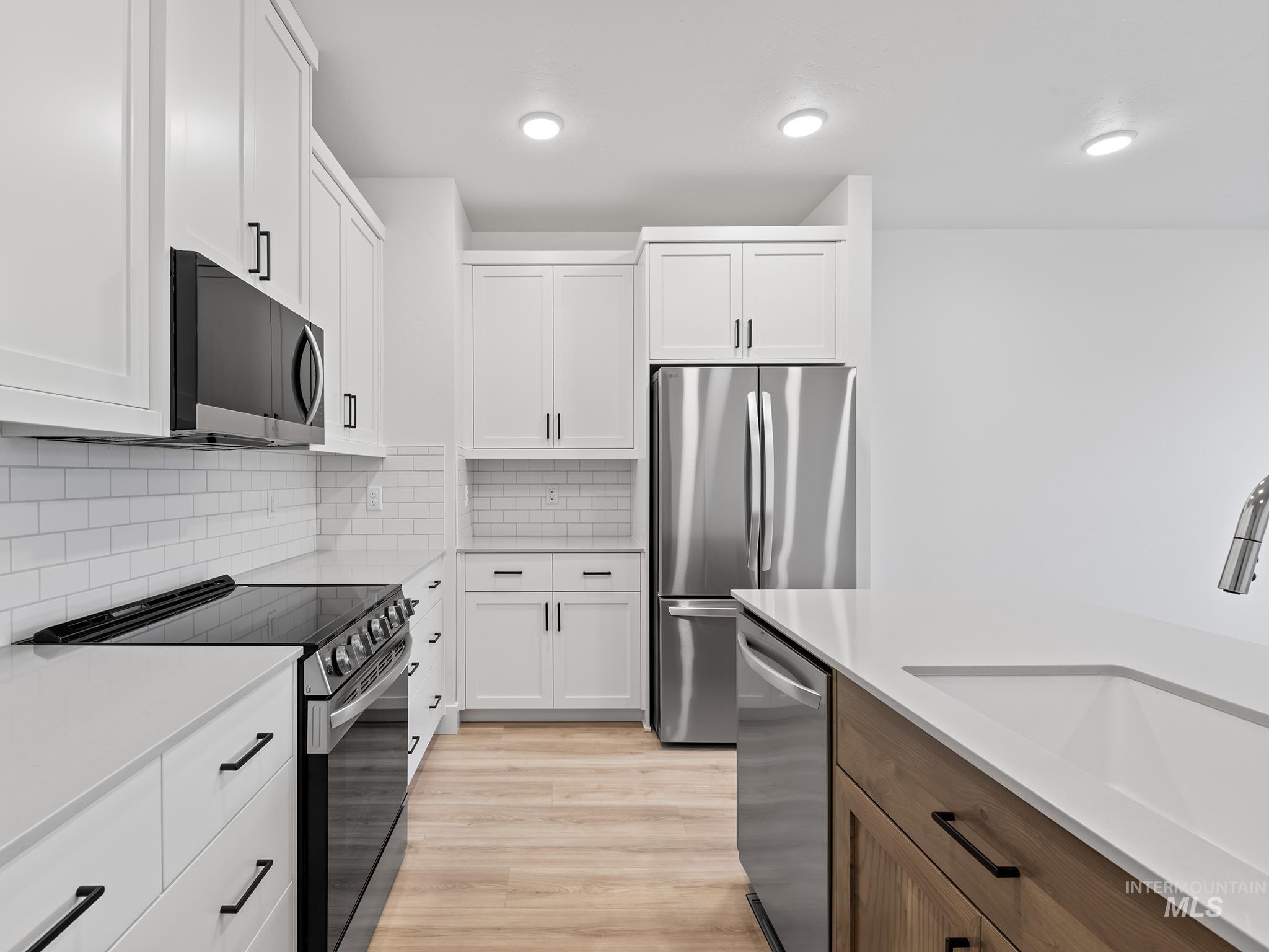 2160 E Deep Purple Ln, Meridian, Idaho 83642, 3 Bedrooms, 2.5 Bathrooms, Residential For Sale, Price $414,900,MLS 98971613