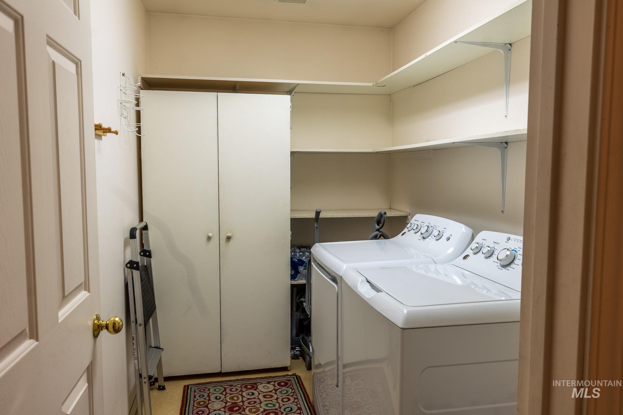 925 Hawthorne Street, Lewiston, Idaho 83501, 2 Bedrooms, 2 Bathrooms, Residential For Sale, Price $345,000,MLS 98971614