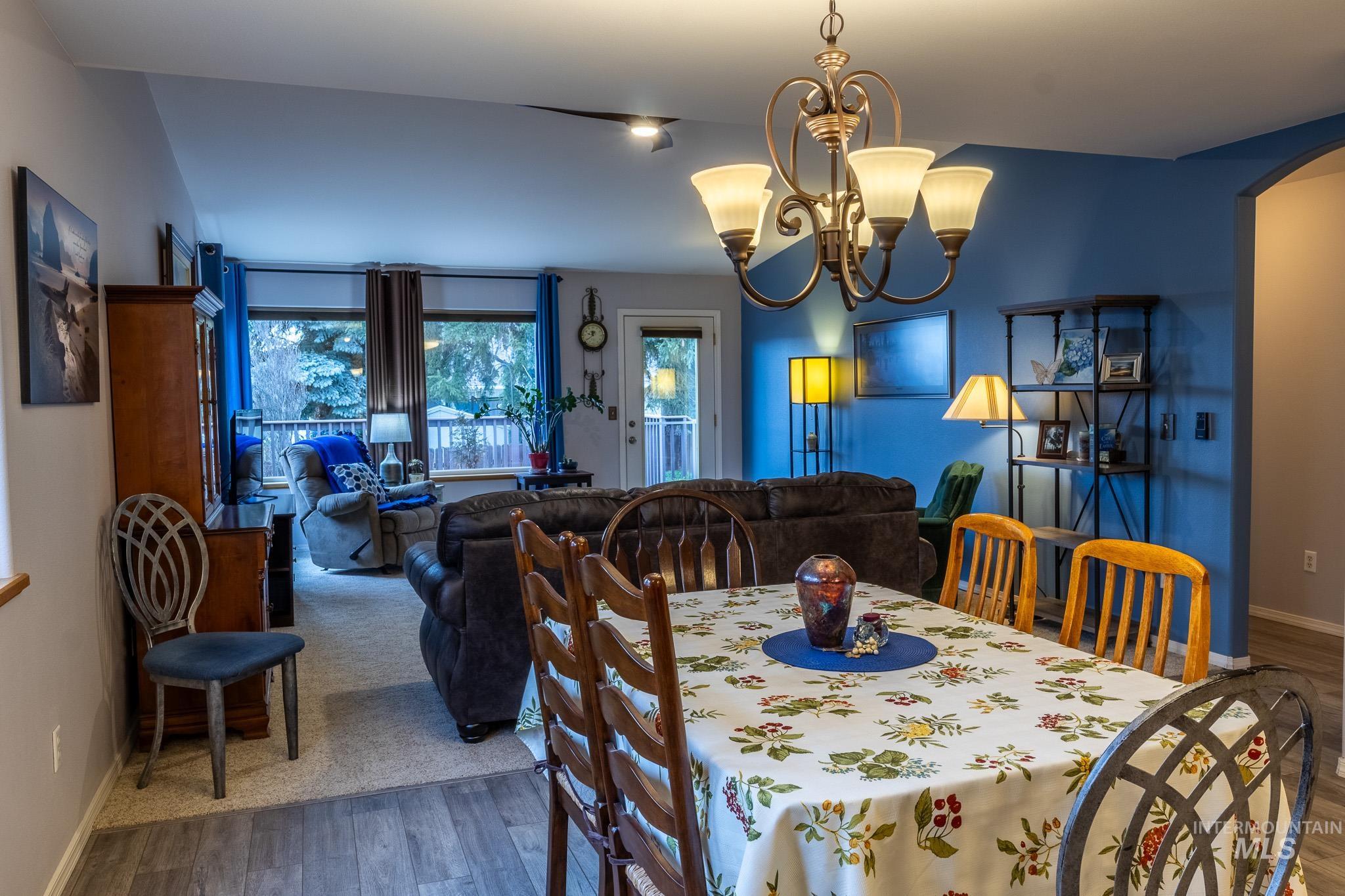 925 Hawthorne Street, Lewiston, Idaho 83501, 2 Bedrooms, 2 Bathrooms, Residential For Sale, Price $345,000,MLS 98971614