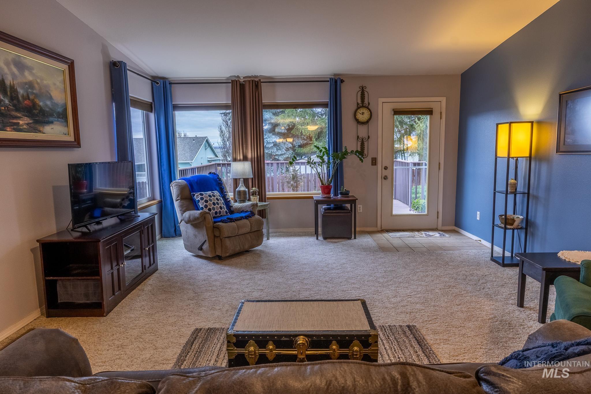 925 Hawthorne Street, Lewiston, Idaho 83501, 2 Bedrooms, 2 Bathrooms, Residential For Sale, Price $345,000,MLS 98971614