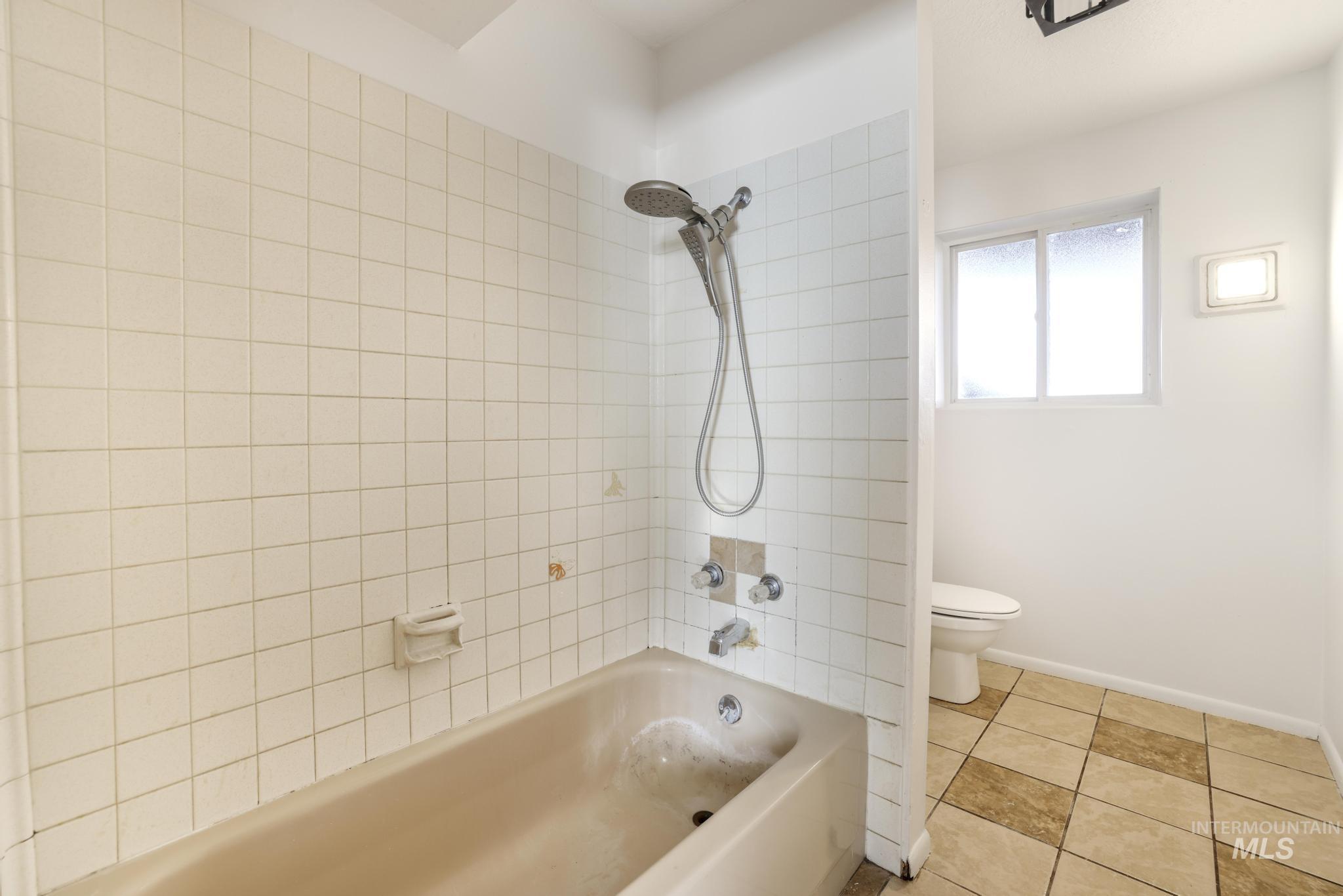 405 Meadows Lane, Twin Falls, Idaho 83301, 4 Bedrooms, 2 Bathrooms, Residential For Sale, Price $319,500,MLS 98971619