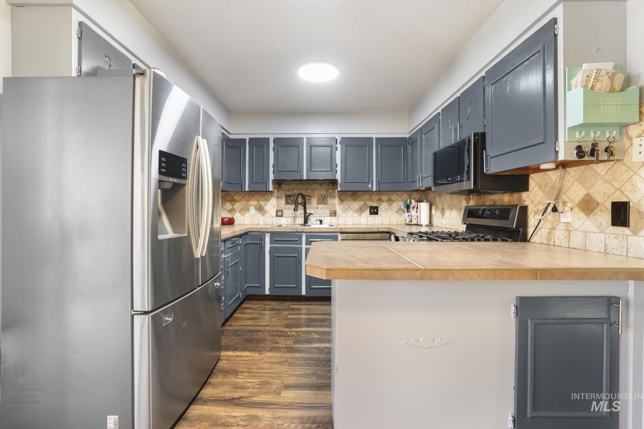 405 Meadows Lane, Twin Falls, Idaho 83301, 4 Bedrooms, 2 Bathrooms, Residential For Sale, Price $319,500,MLS 98971619