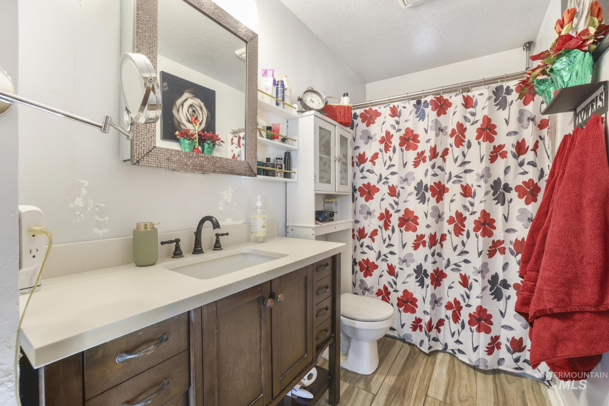 405 Meadows Lane, Twin Falls, Idaho 83301, 4 Bedrooms, 2 Bathrooms, Residential For Sale, Price $319,500,MLS 98971619