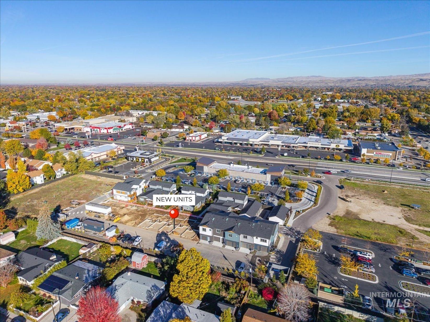 1445 N Bluffs Ridge Lane, Boise, Idaho 83704, 2 Bedrooms, 2.5 Bathrooms, Residential For Sale, Price $349,900,MLS 98971624