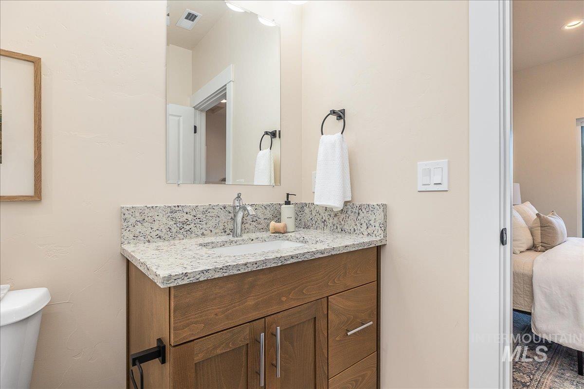 1445 N Bluffs Ridge Lane, Boise, Idaho 83704, 2 Bedrooms, 2.5 Bathrooms, Residential For Sale, Price $349,900,MLS 98971624