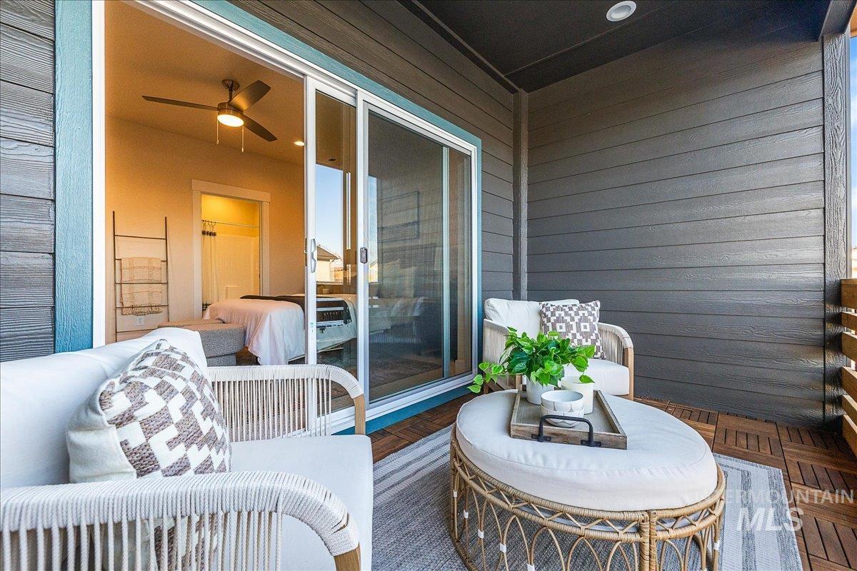 1445 N Bluffs Ridge Lane, Boise, Idaho 83704, 2 Bedrooms, 2.5 Bathrooms, Residential For Sale, Price $349,900,MLS 98971624