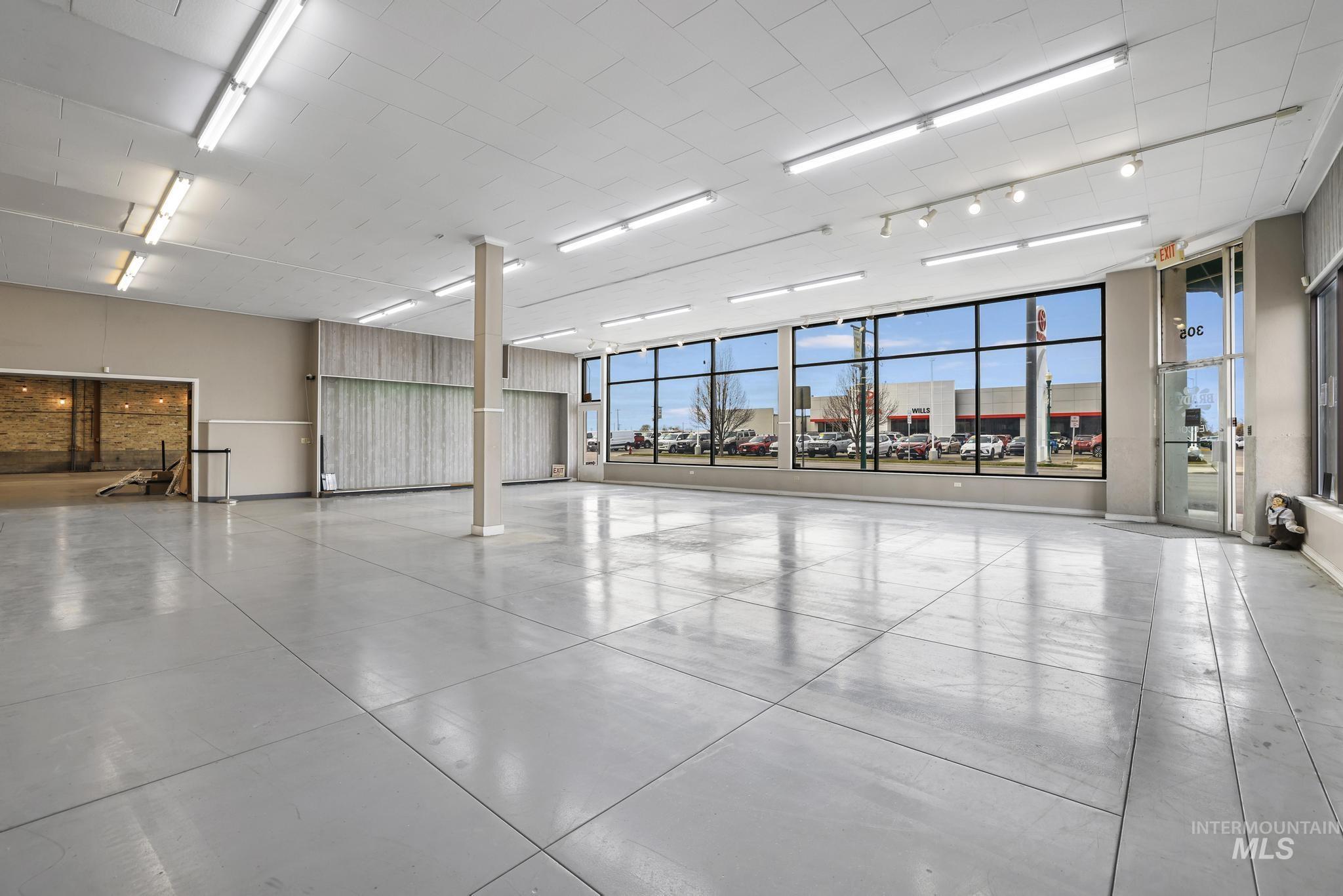 305 Shoshone Street S, Twin Falls, Idaho 83301, Business/Commercial For Sale, Price $96,000,MLS 98971626