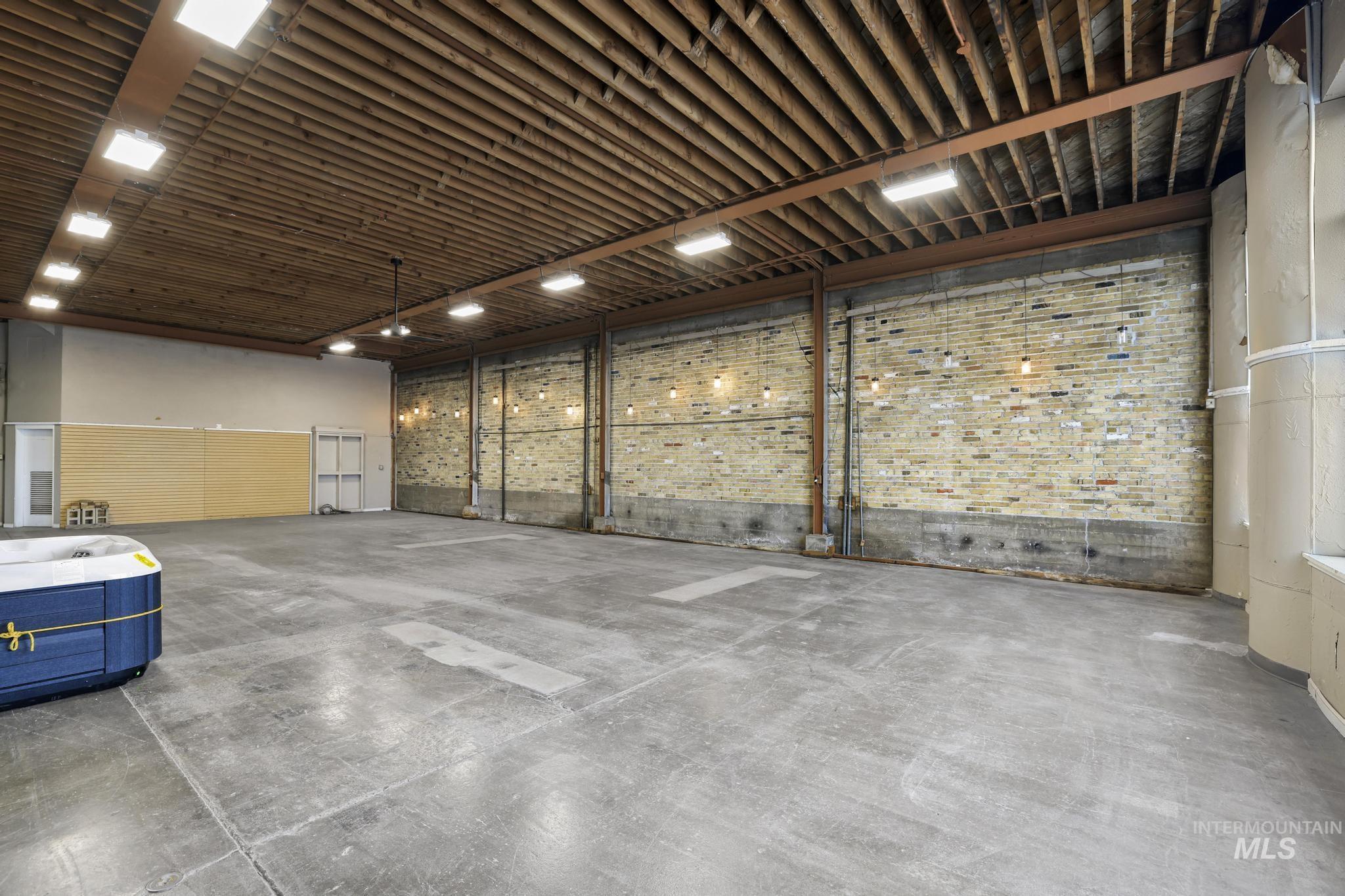 305 Shoshone Street S, Twin Falls, Idaho 83301, Business/Commercial For Sale, Price $96,000,MLS 98971626