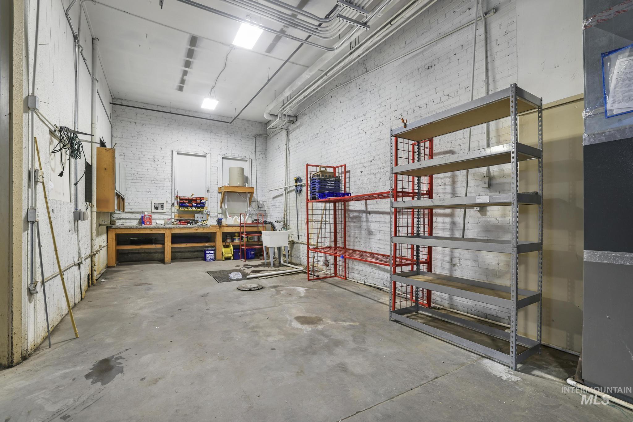 305 Shoshone Street S, Twin Falls, Idaho 83301, Business/Commercial For Sale, Price $96,000,MLS 98971626