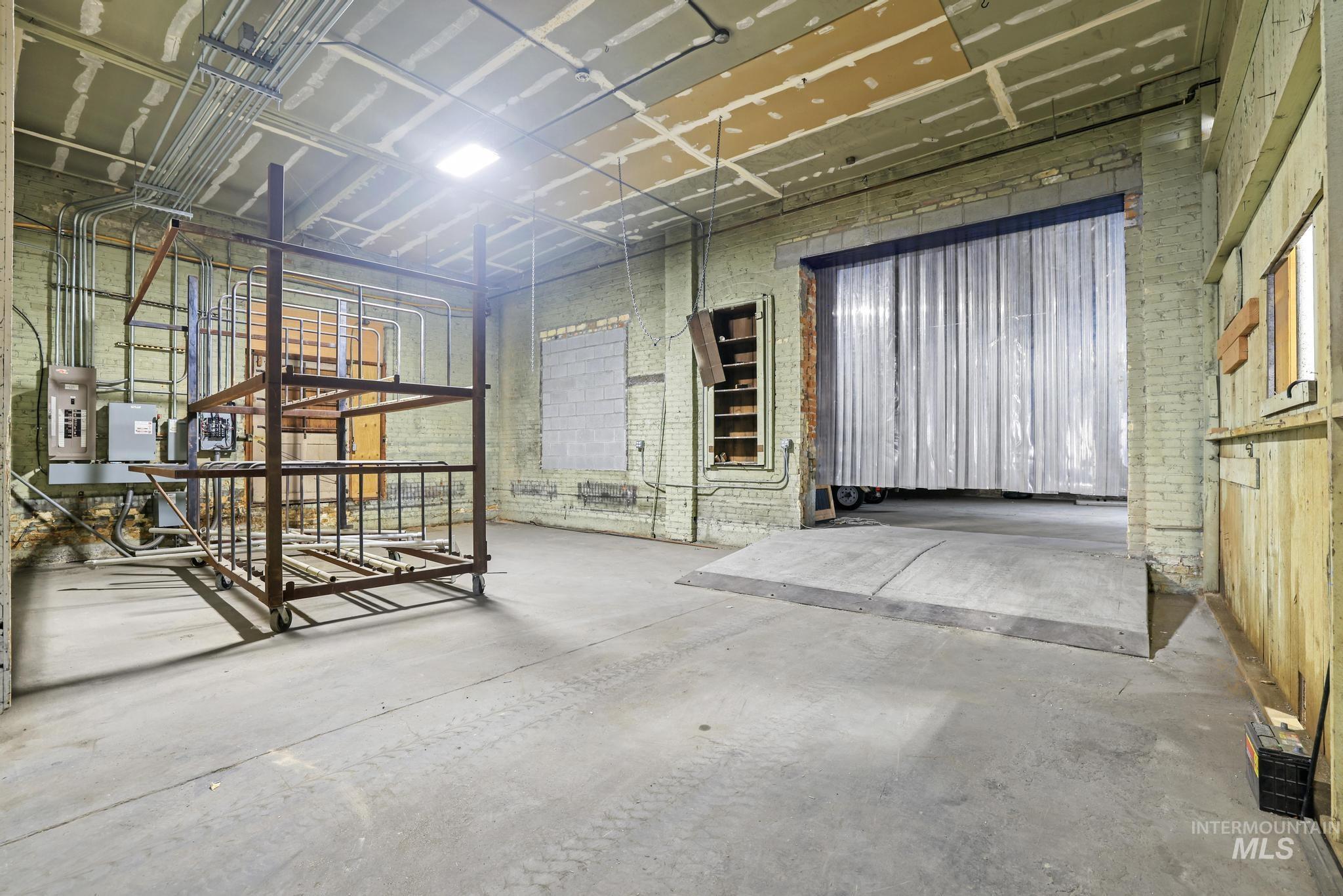 305 Shoshone Street S, Twin Falls, Idaho 83301, Business/Commercial For Sale, Price $96,000,MLS 98971626