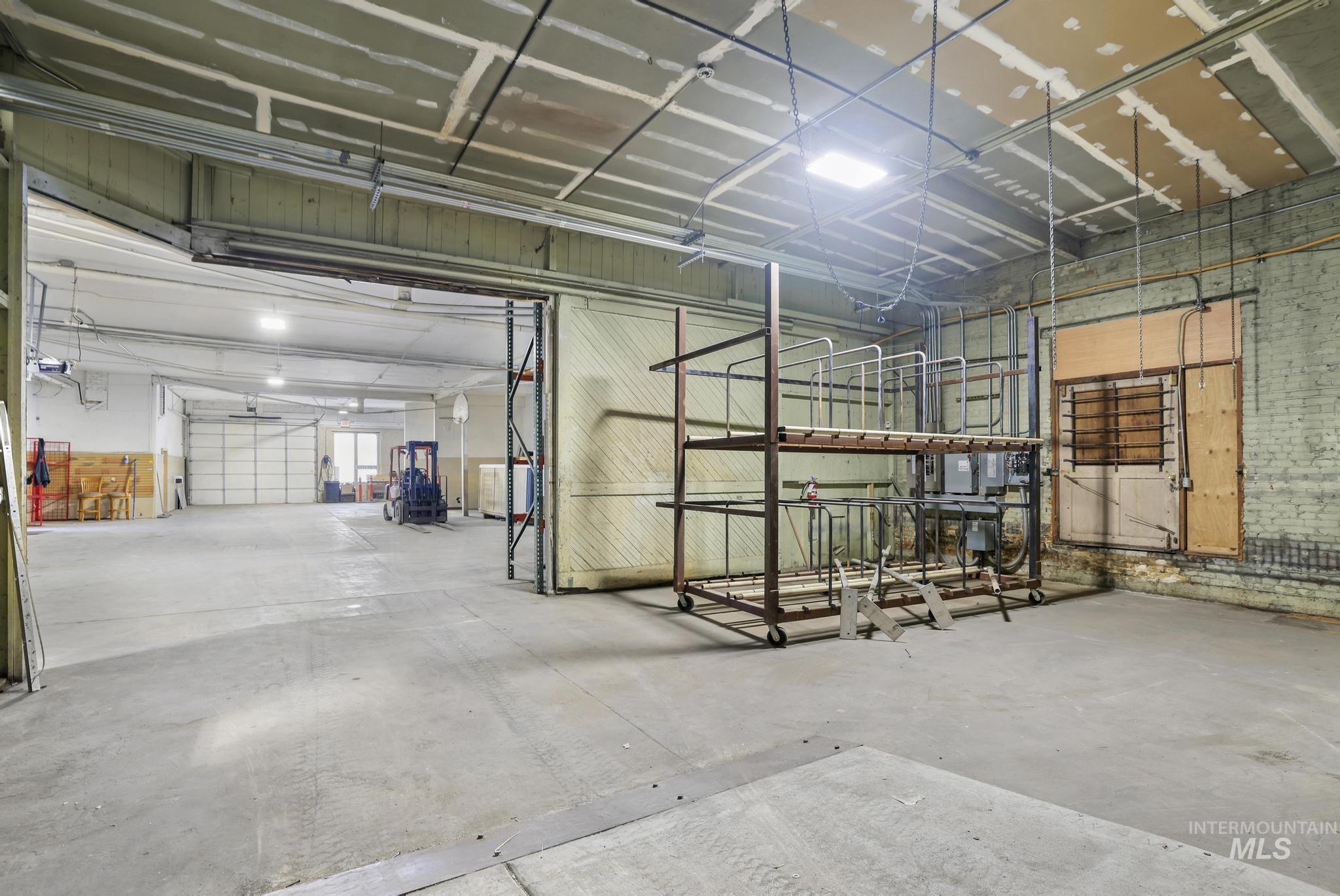 305 Shoshone Street S, Twin Falls, Idaho 83301, Business/Commercial For Sale, Price $96,000,MLS 98971626