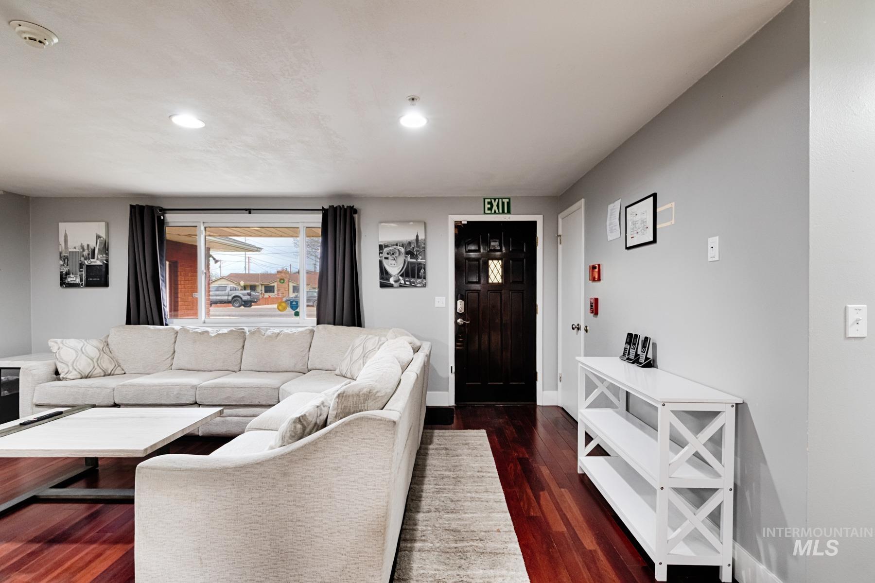 819 S Powerline Rd, Nampa, Idaho 83686, 7 Bedrooms, 5 Bathrooms, Residential For Sale, Price $650,000,MLS 98971629