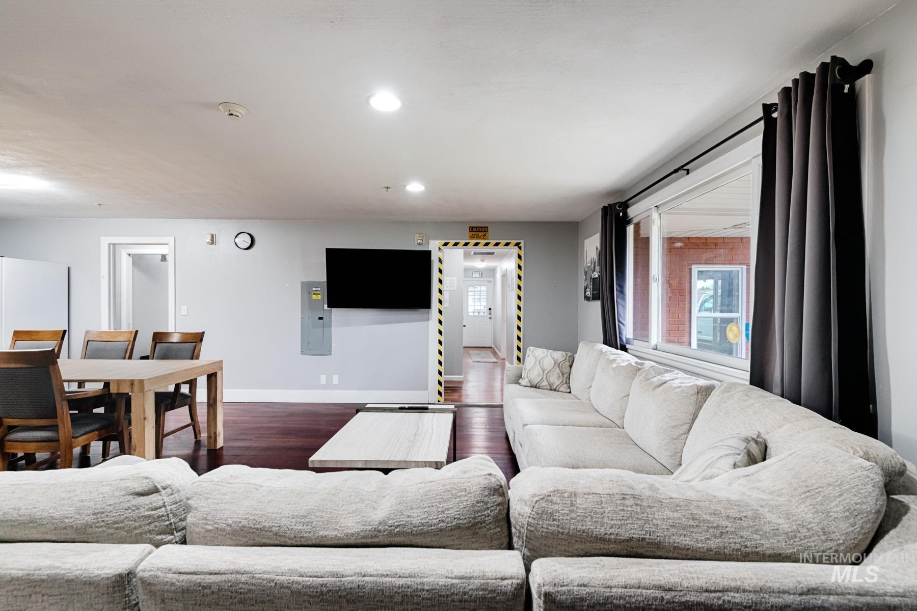 819 S Powerline Rd, Nampa, Idaho 83686, 7 Bedrooms, 5 Bathrooms, Residential For Sale, Price $650,000,MLS 98971629