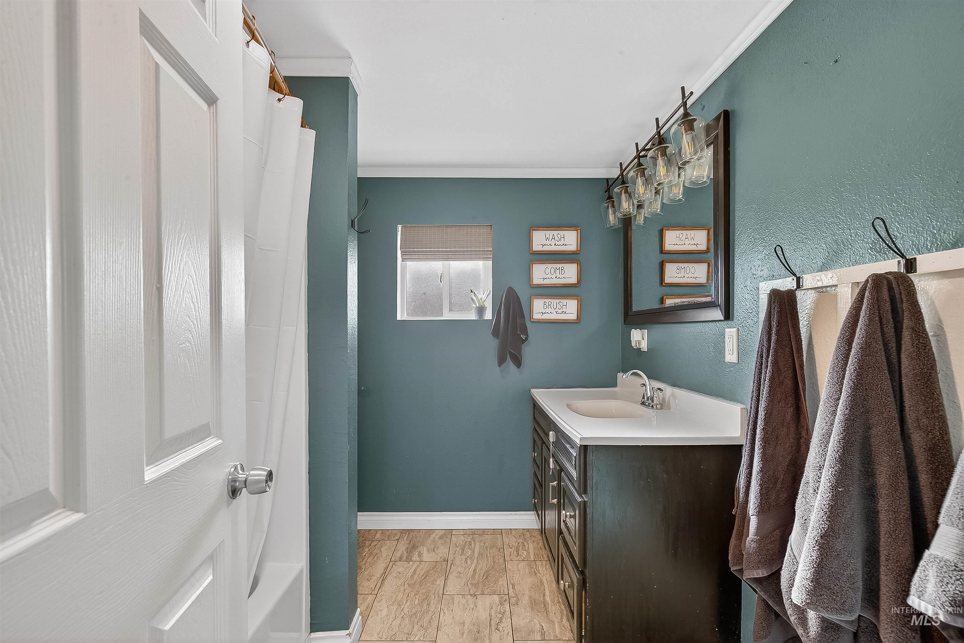 1014 University St, Clarkston, Washington 99403, 4 Bedrooms, 2 Bathrooms, Residential For Sale, Price $310,000,MLS 98971630