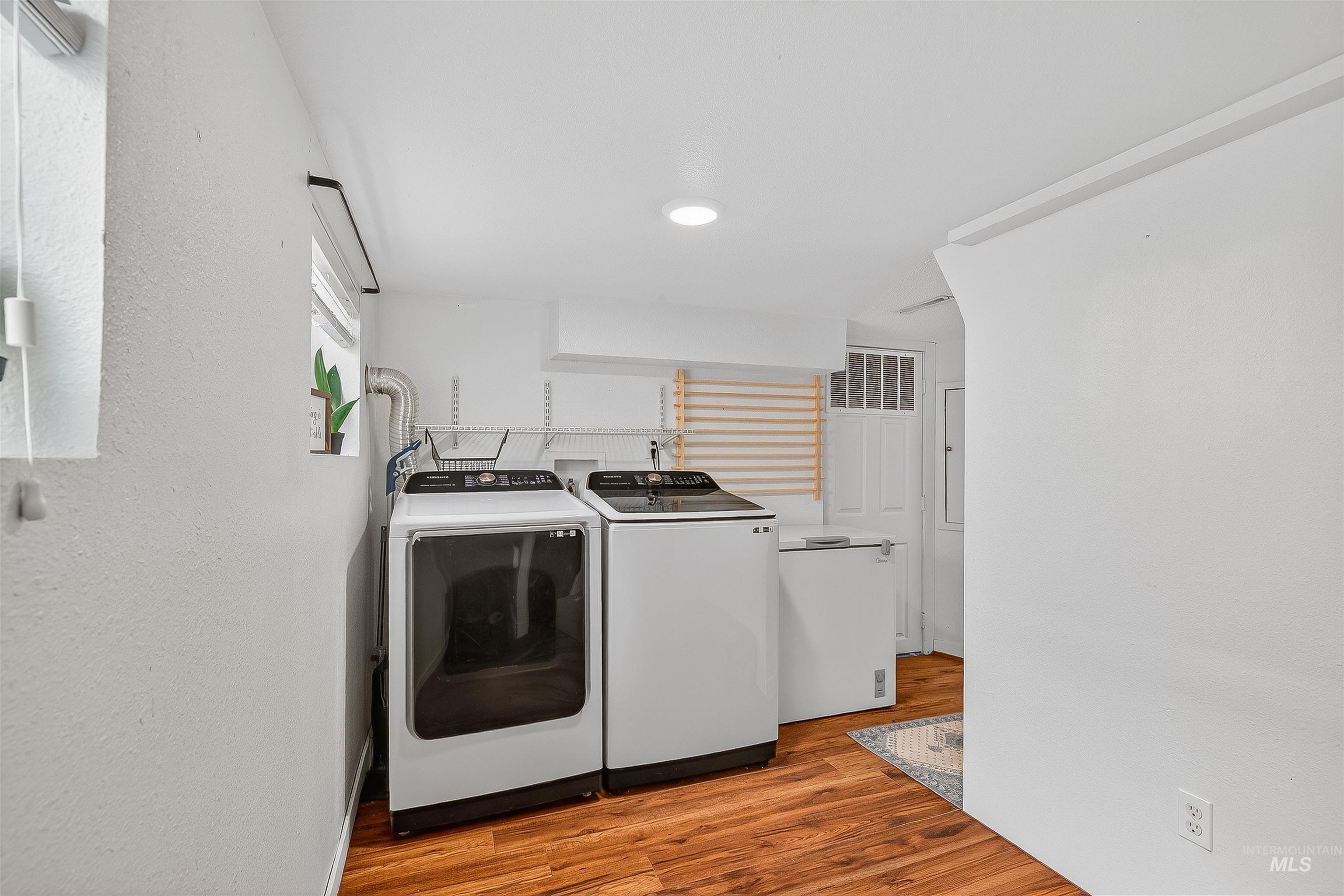 1014 University St, Clarkston, Washington 99403, 4 Bedrooms, 2 Bathrooms, Residential For Sale, Price $310,000,MLS 98971630