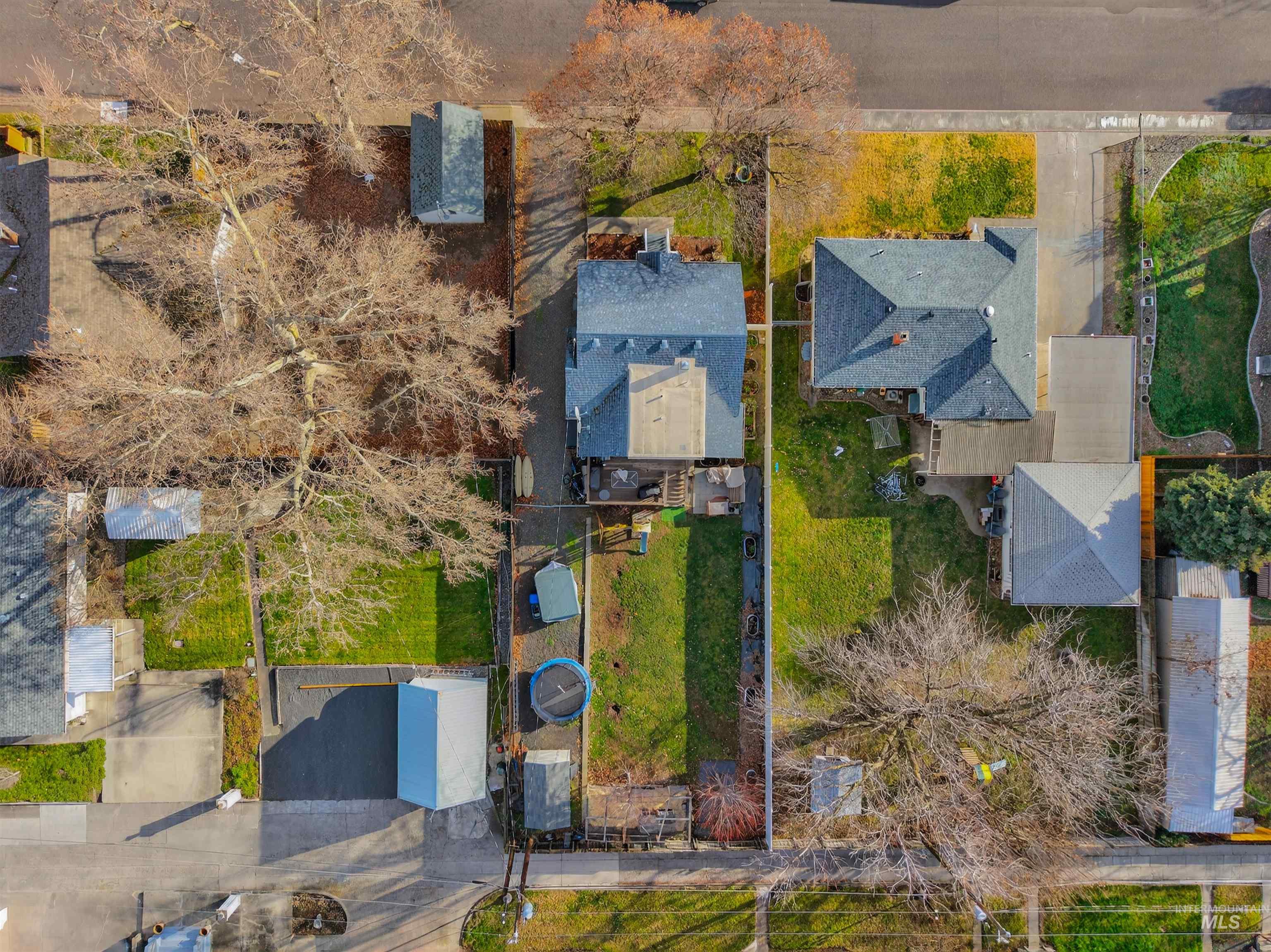 1014 University St, Clarkston, Washington 99403, 4 Bedrooms, 2 Bathrooms, Residential For Sale, Price $310,000,MLS 98971630