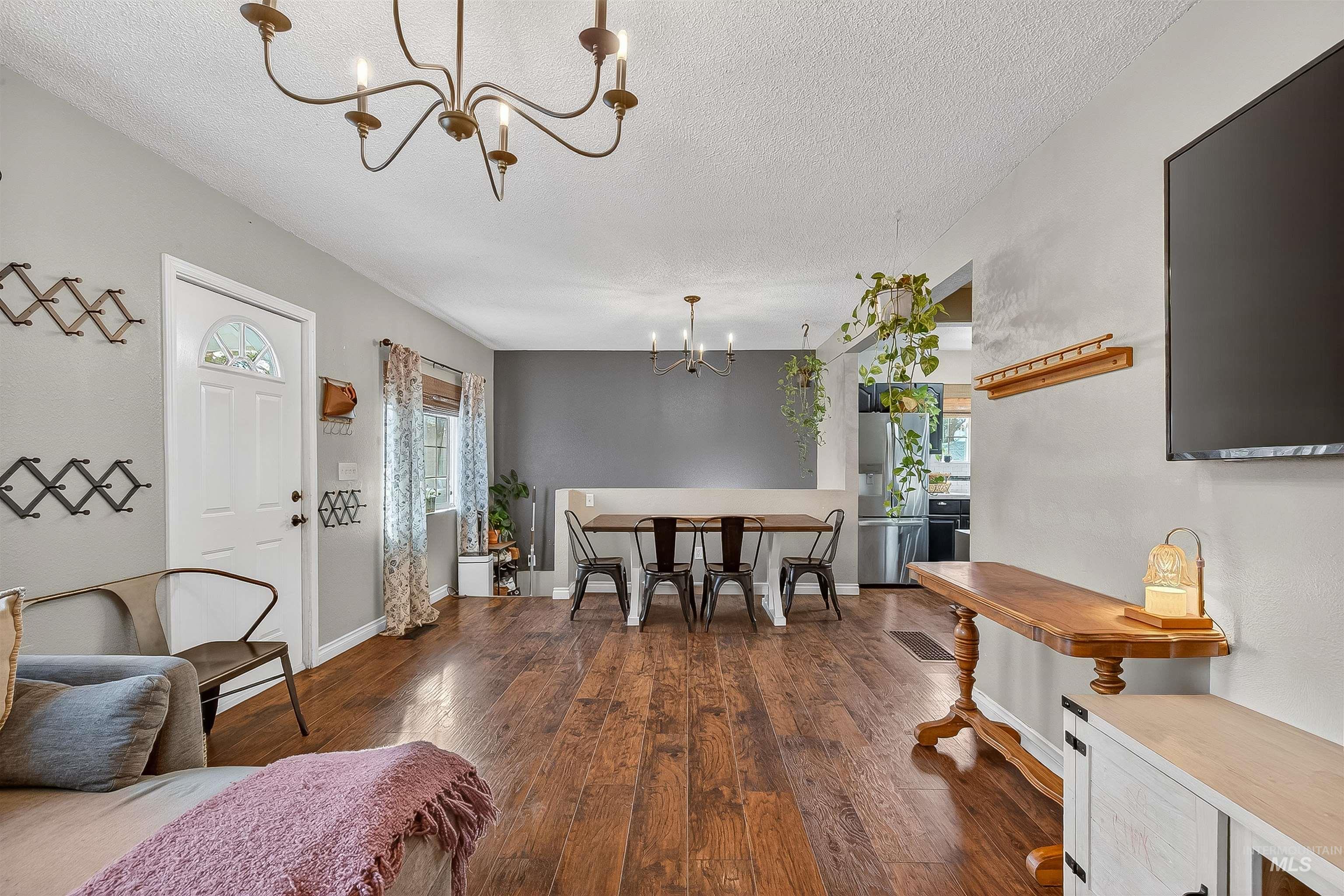 1014 University St, Clarkston, Washington 99403, 4 Bedrooms, 2 Bathrooms, Residential For Sale, Price $310,000,MLS 98971630