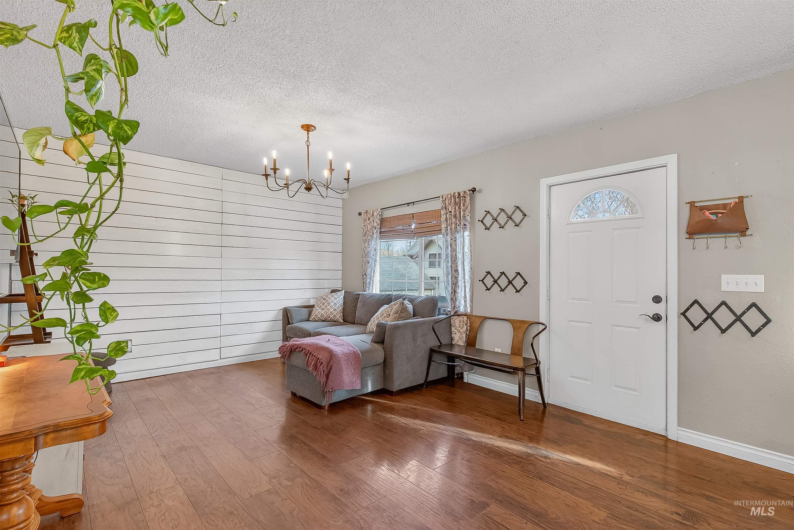 1014 University St, Clarkston, Washington 99403, 4 Bedrooms, 2 Bathrooms, Residential For Sale, Price $310,000,MLS 98971630