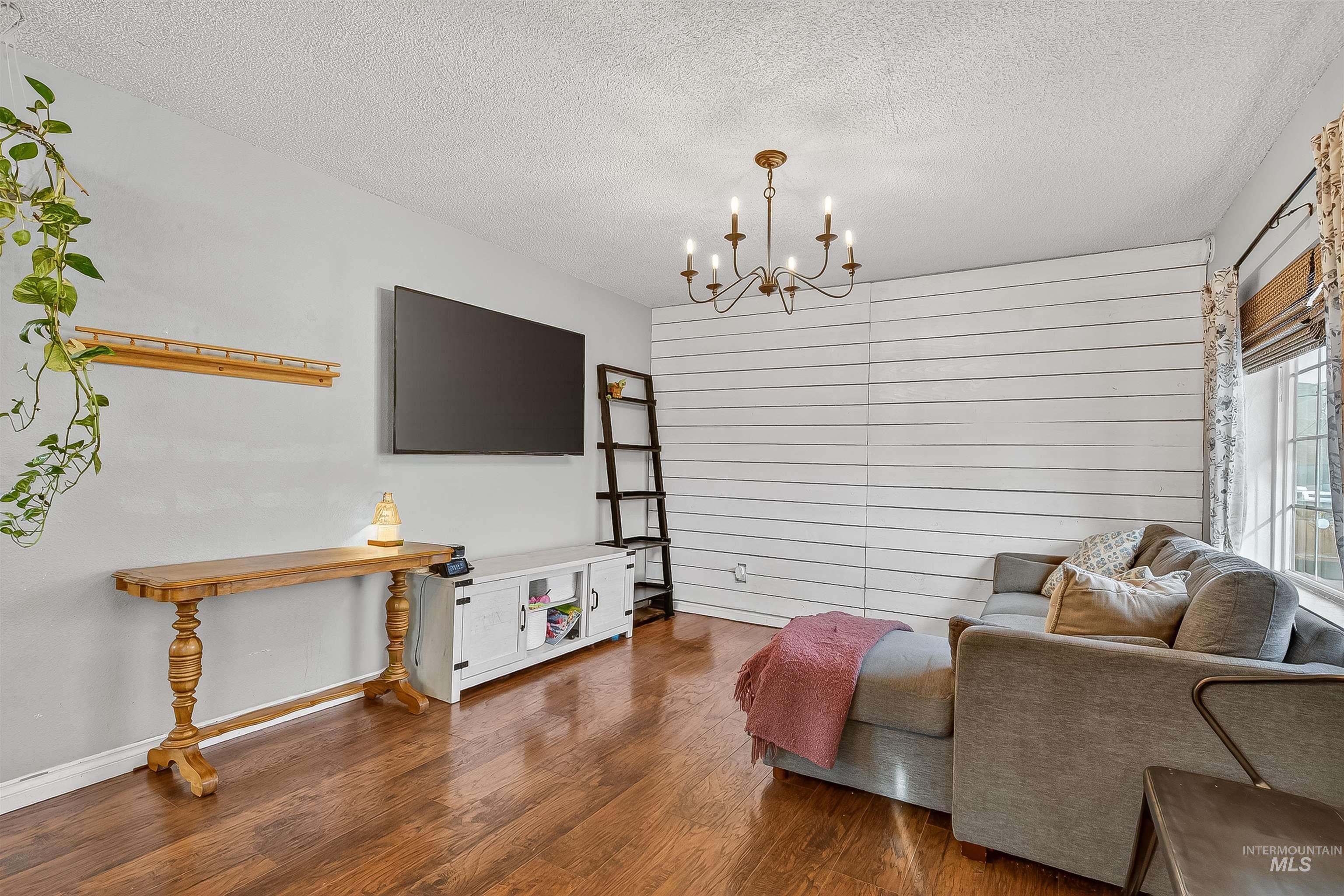 1014 University St, Clarkston, Washington 99403, 4 Bedrooms, 2 Bathrooms, Residential For Sale, Price $310,000,MLS 98971630