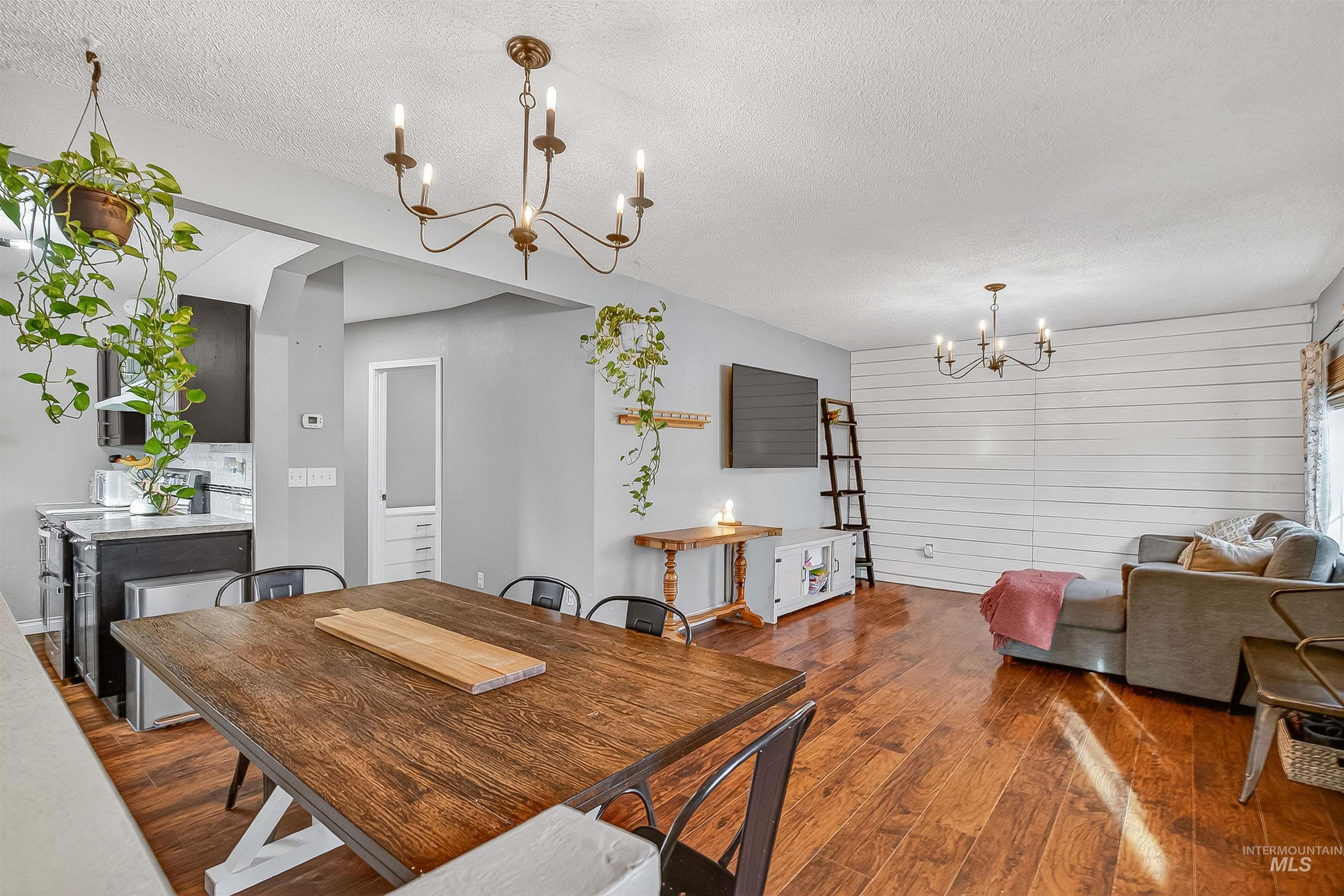 1014 University St, Clarkston, Washington 99403, 4 Bedrooms, 2 Bathrooms, Residential For Sale, Price $310,000,MLS 98971630