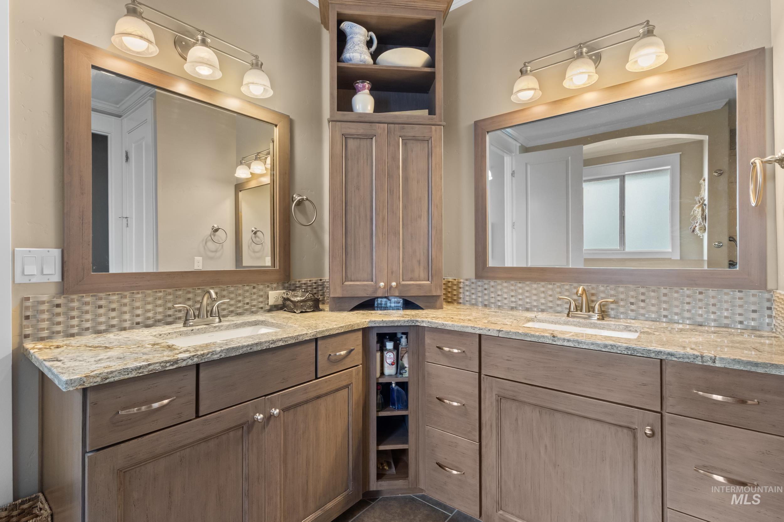 5609 W Founders Dr, Eagle, Idaho 83616, 4 Bedrooms, 4.5 Bathrooms, Residential For Sale, Price $1,299,000,MLS 98971632