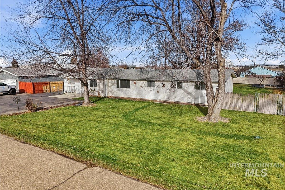 6222 E Carson Ave, Nampa, Idaho 83687, 4 Bedrooms, 3.5 Bathrooms, Residential For Sale, Price $599,500,MLS 98971633