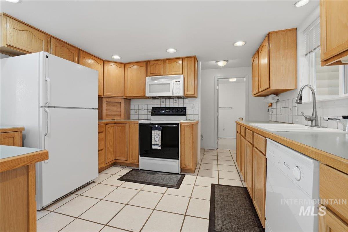 6222 E Carson Ave, Nampa, Idaho 83687, 4 Bedrooms, 3.5 Bathrooms, Residential For Sale, Price $570,000, 98971633