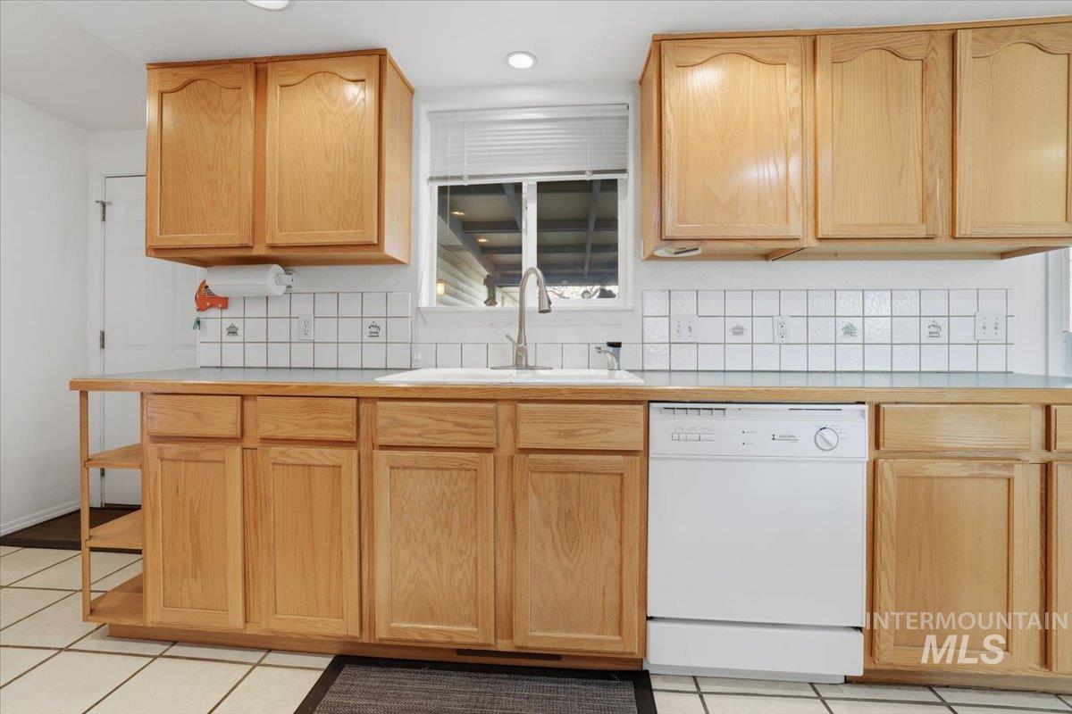 6222 E Carson Ave, Nampa, Idaho 83687, 4 Bedrooms, 3.5 Bathrooms, Residential For Sale, Price $570,000, 98971633