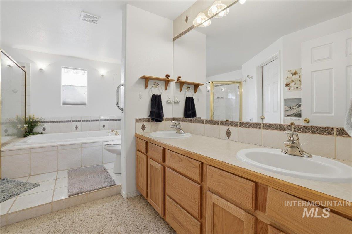 6222 E Carson Ave, Nampa, Idaho 83687, 4 Bedrooms, 3.5 Bathrooms, Residential For Sale, Price $570,000, 98971633