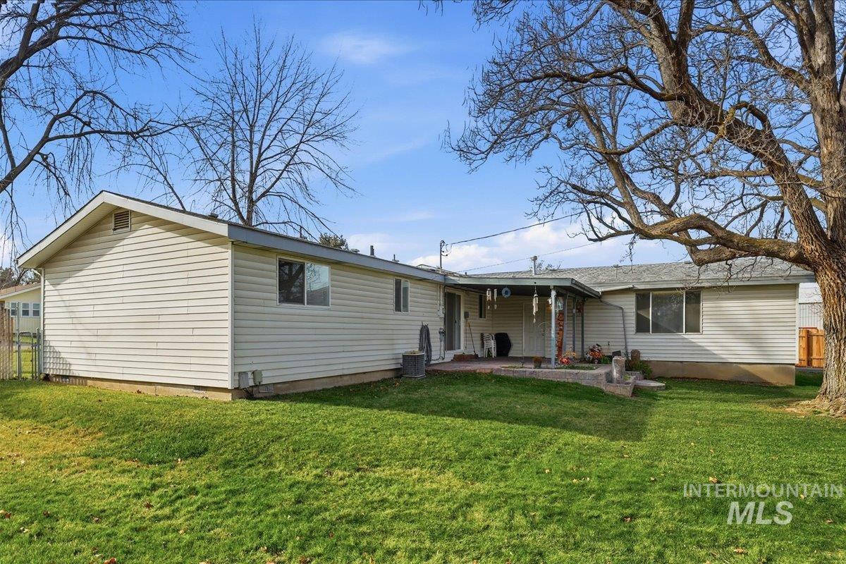 6222 E Carson Ave, Nampa, Idaho 83687, 4 Bedrooms, 3.5 Bathrooms, Residential For Sale, Price $599,500,MLS 98971633
