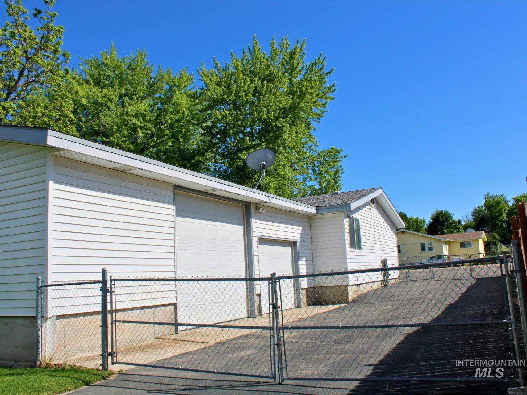 6222 E Carson Ave, Nampa, Idaho 83687, 4 Bedrooms, 3.5 Bathrooms, Residential For Sale, Price $570,000, 98971633