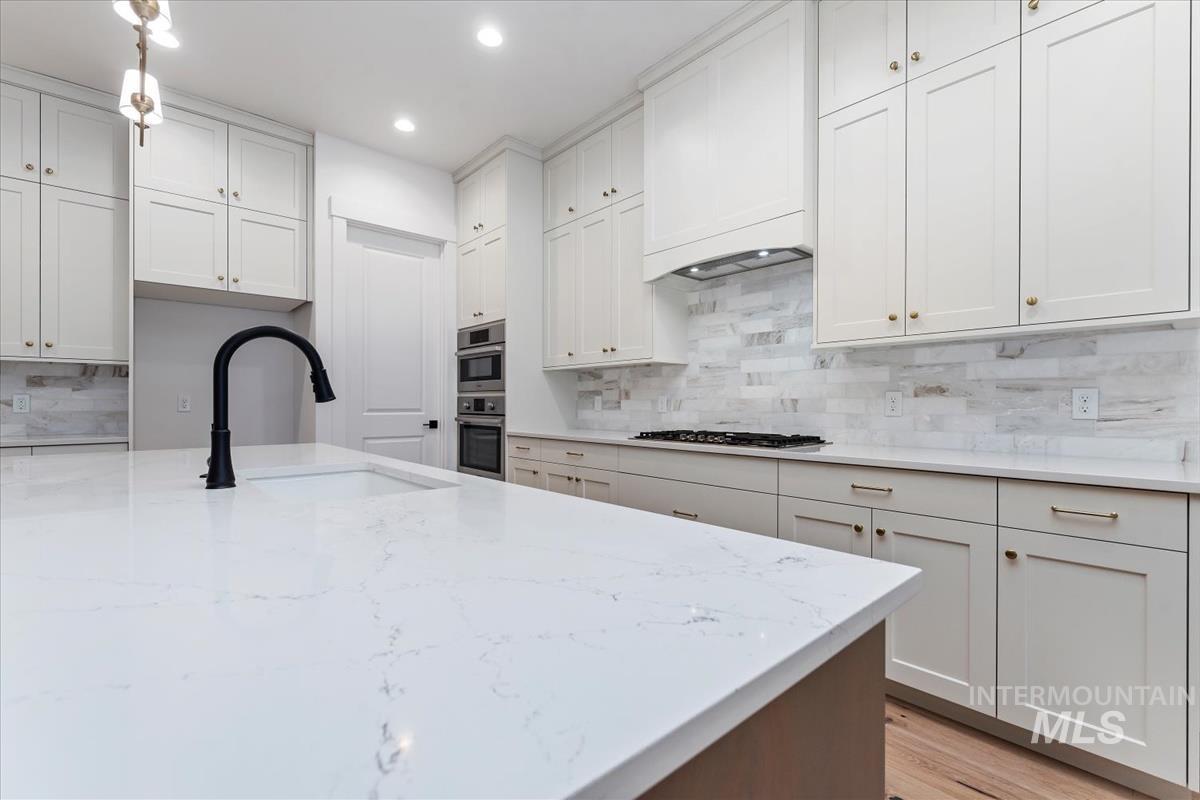 2136 N Hurtsville Ave, Kuna, Idaho 83634, 4 Bedrooms, 4 Bathrooms, Residential For Sale, Price $899,880, 98971635