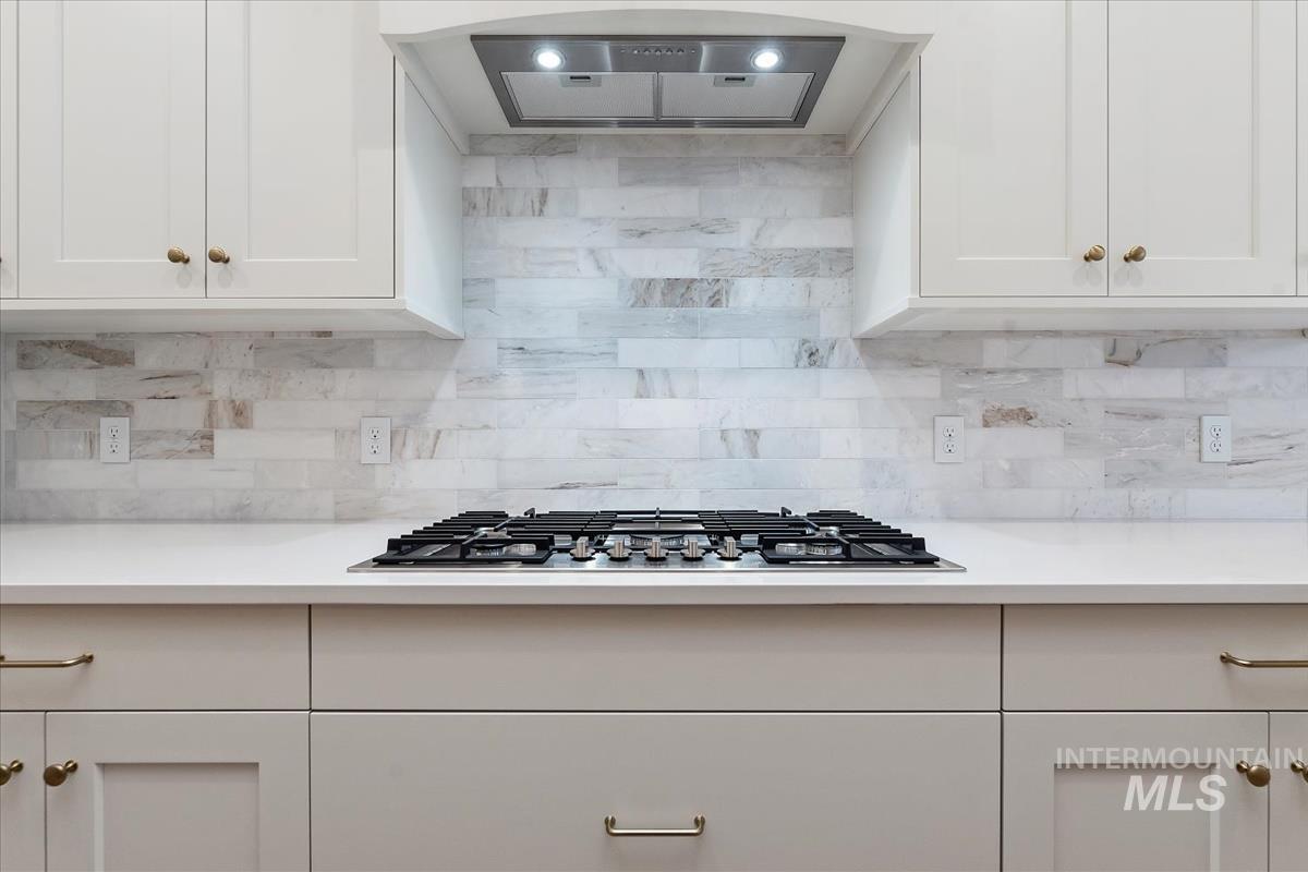 2136 N Hurtsville Ave, Kuna, Idaho 83634, 4 Bedrooms, 4 Bathrooms, Residential For Sale, Price $899,880, 98971635