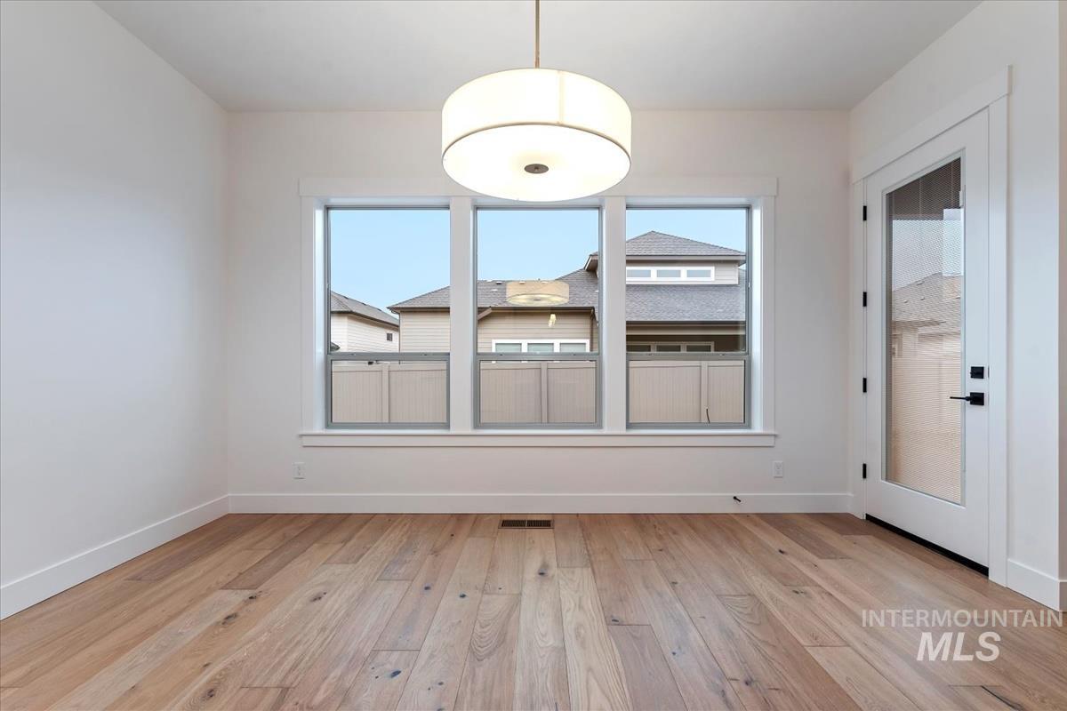 2136 N Hurtsville Ave, Kuna, Idaho 83634, 4 Bedrooms, 4 Bathrooms, Residential For Sale, Price $899,880, 98971635