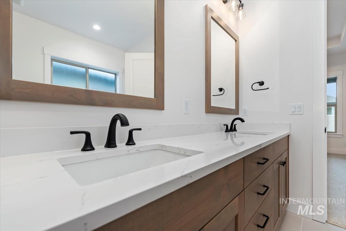 2136 N Hurtsville Ave, Kuna, Idaho 83634, 4 Bedrooms, 4 Bathrooms, Residential For Sale, Price $899,880, 98971635