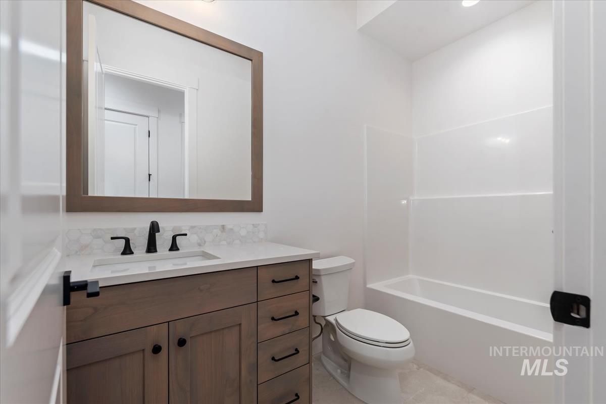 2136 N Hurtsville Ave, Kuna, Idaho 83634, 4 Bedrooms, 4 Bathrooms, Residential For Sale, Price $899,880, 98971635