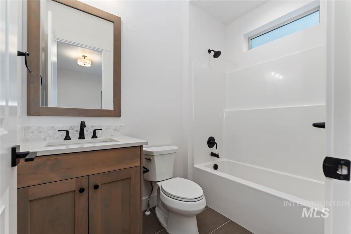 2136 N Hurtsville Ave, Kuna, Idaho 83634, 4 Bedrooms, 4 Bathrooms, Residential For Sale, Price $899,880, 98971635