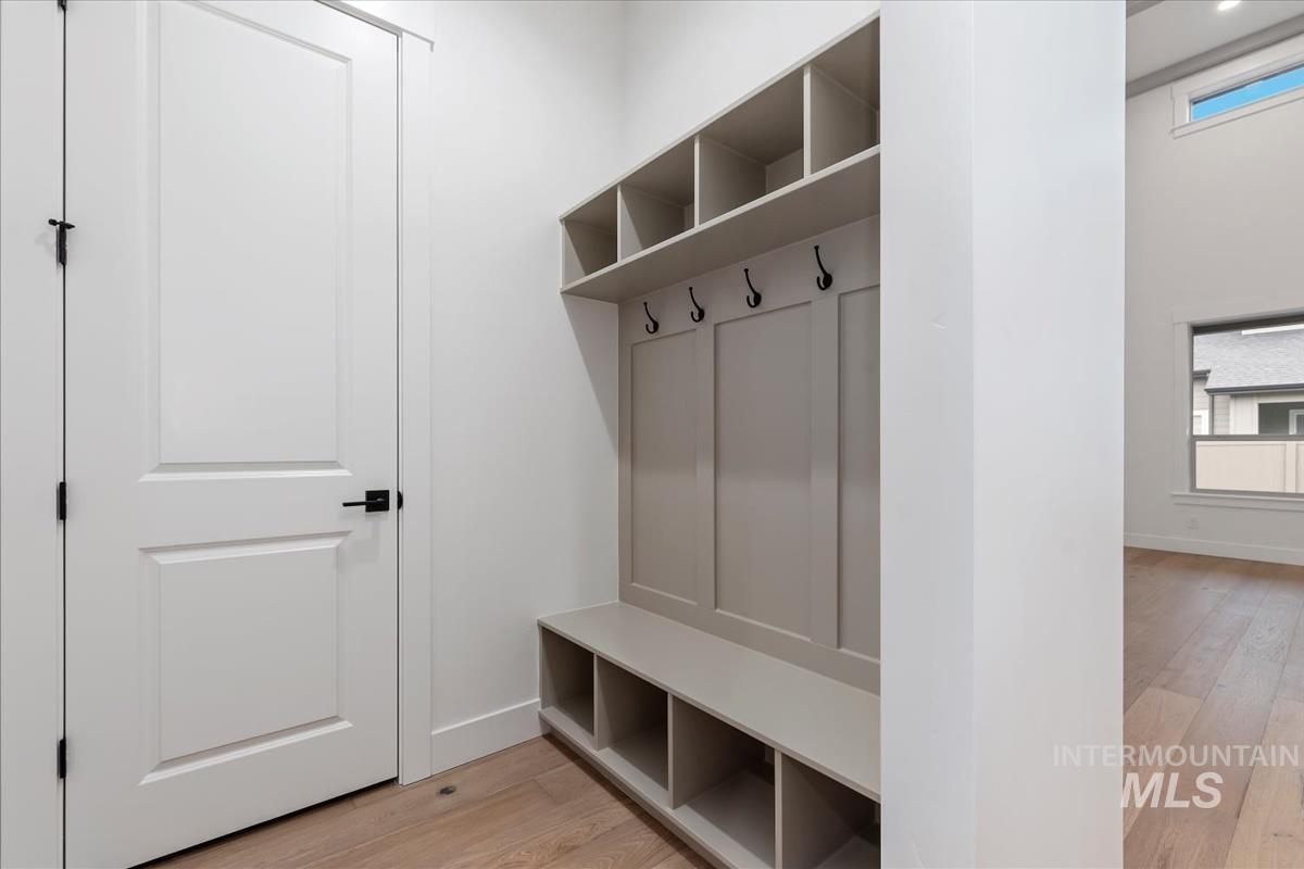 2136 N Hurtsville Ave, Kuna, Idaho 83634, 4 Bedrooms, 4 Bathrooms, Residential For Sale, Price $899,880, 98971635