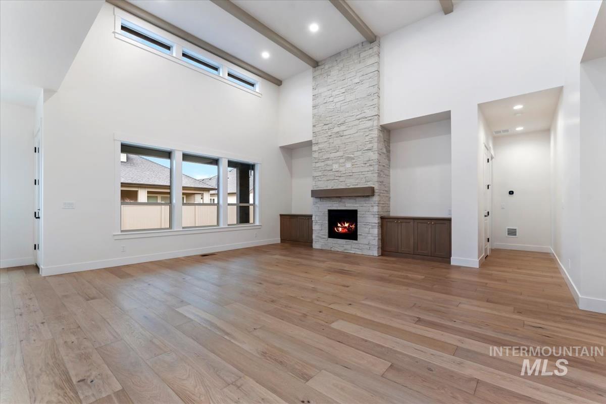 2136 N Hurtsville Ave, Kuna, Idaho 83634, 4 Bedrooms, 4 Bathrooms, Residential For Sale, Price $899,880, 98971635