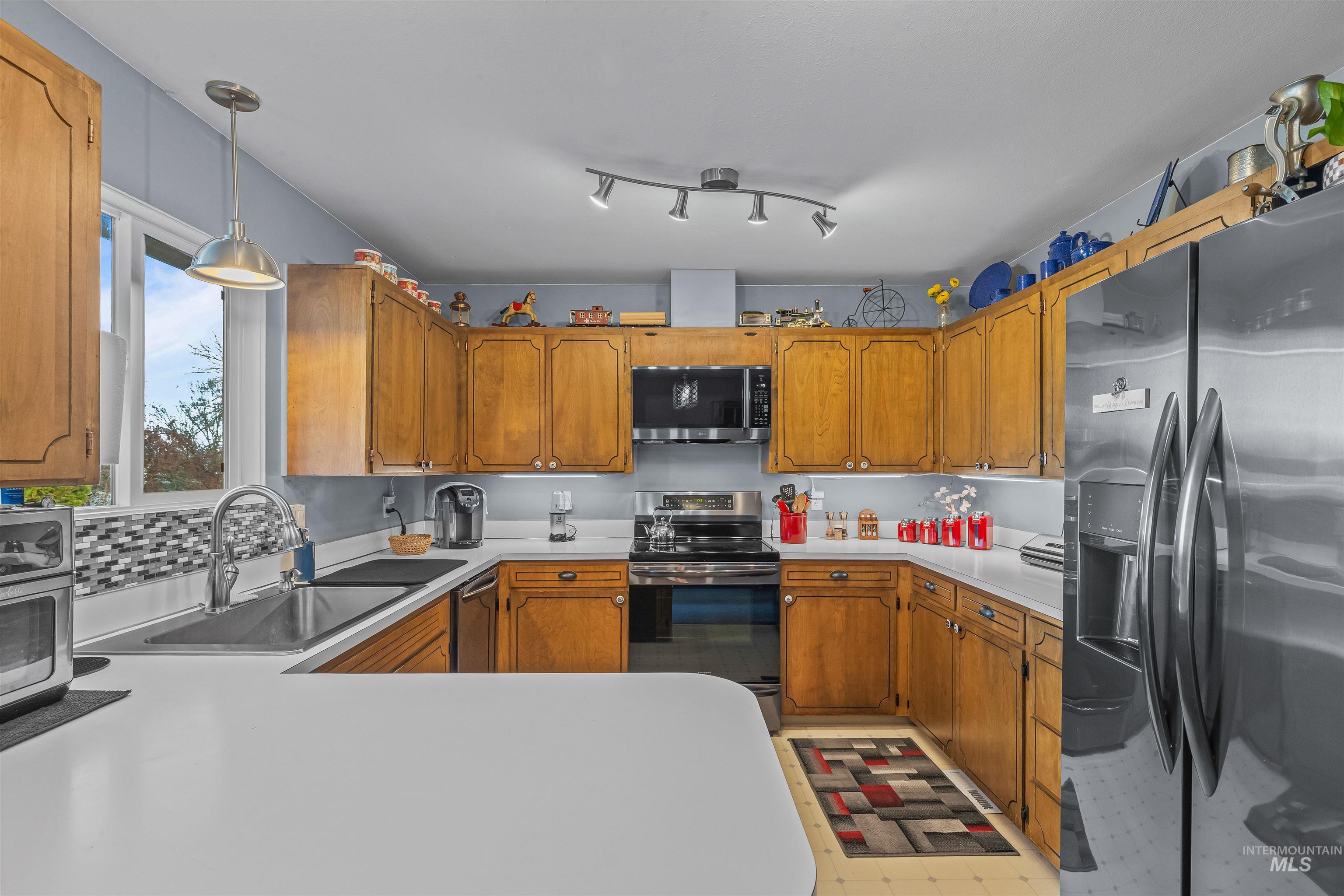 1533 Cedar Ave, Lewiston, Idaho 83501, 4 Bedrooms, 2 Bathrooms, Residential For Sale, Price $450,000,MLS 98971636