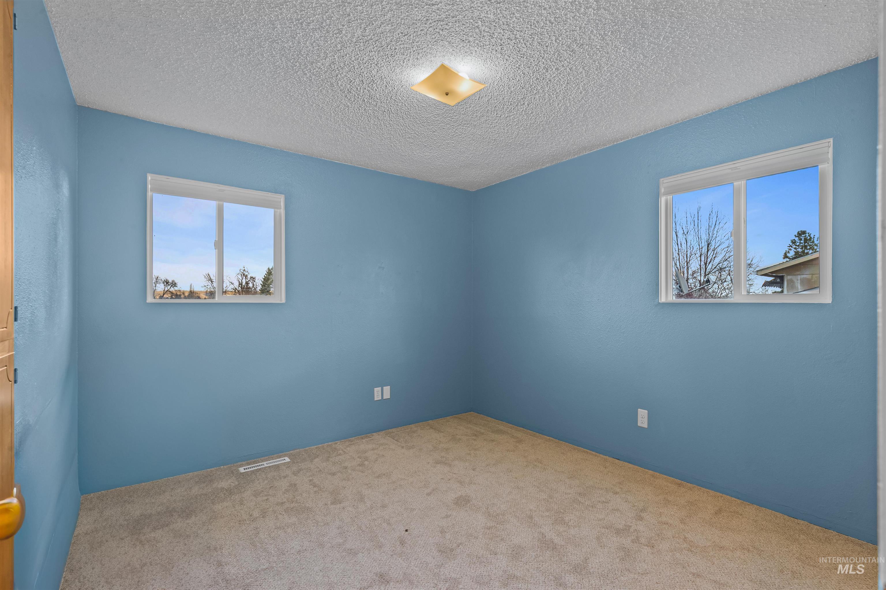 1533 Cedar Ave, Lewiston, Idaho 83501, 4 Bedrooms, 2 Bathrooms, Residential For Sale, Price $450,000,MLS 98971636