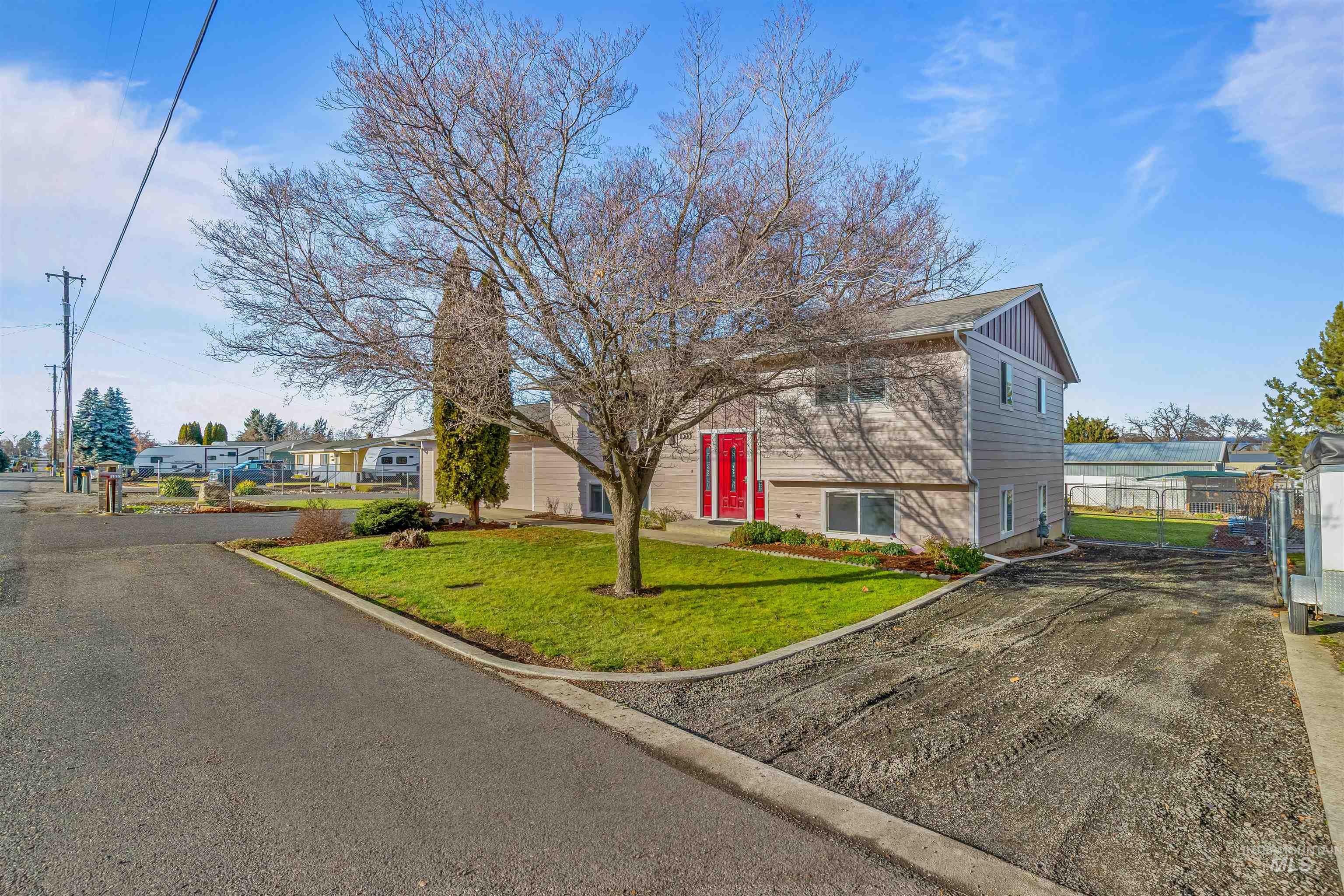 1533 Cedar Ave, Lewiston, Idaho 83501, 4 Bedrooms, 2 Bathrooms, Residential For Sale, Price $450,000,MLS 98971636