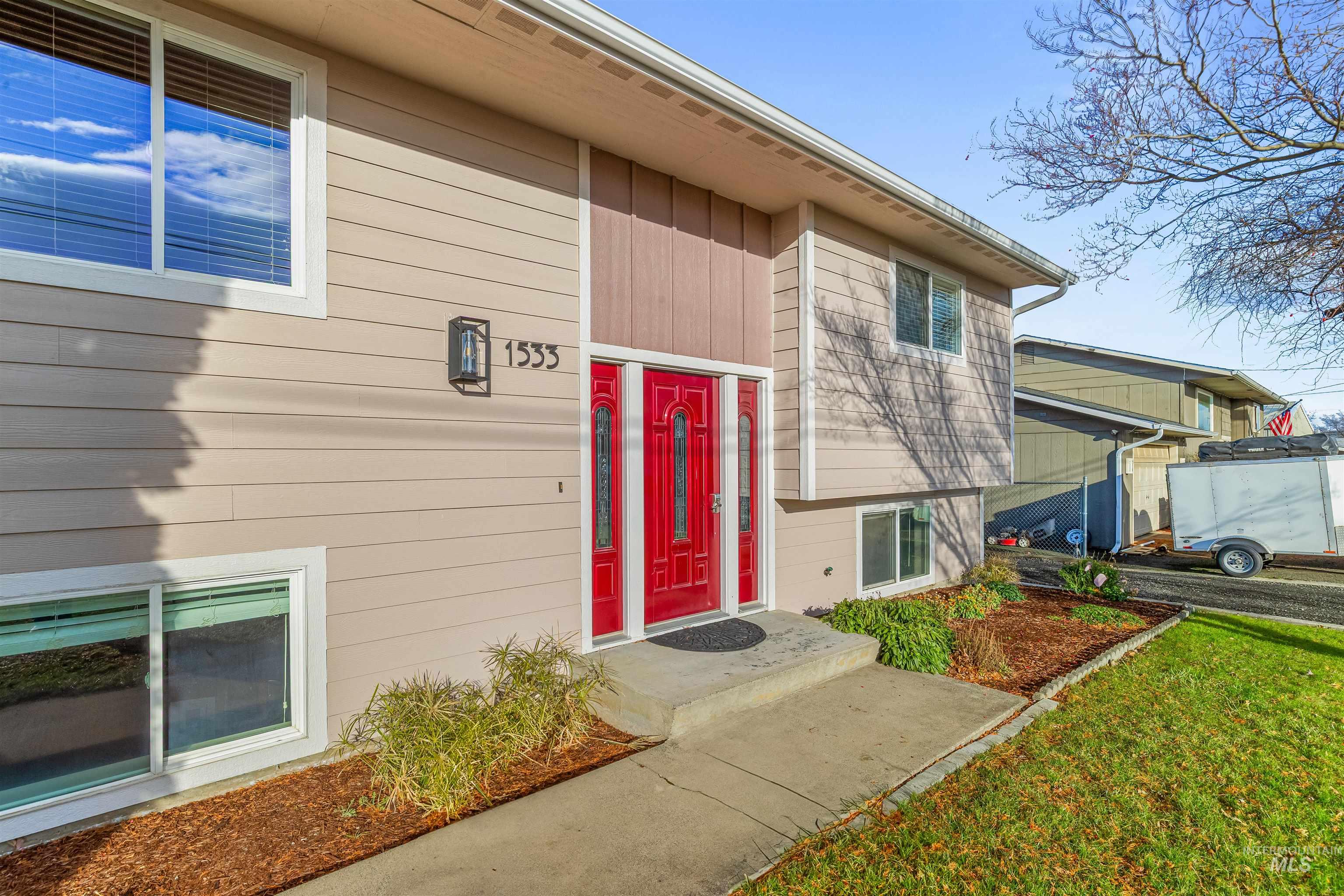 1533 Cedar Ave, Lewiston, Idaho 83501, 4 Bedrooms, 2 Bathrooms, Residential For Sale, Price $450,000,MLS 98971636