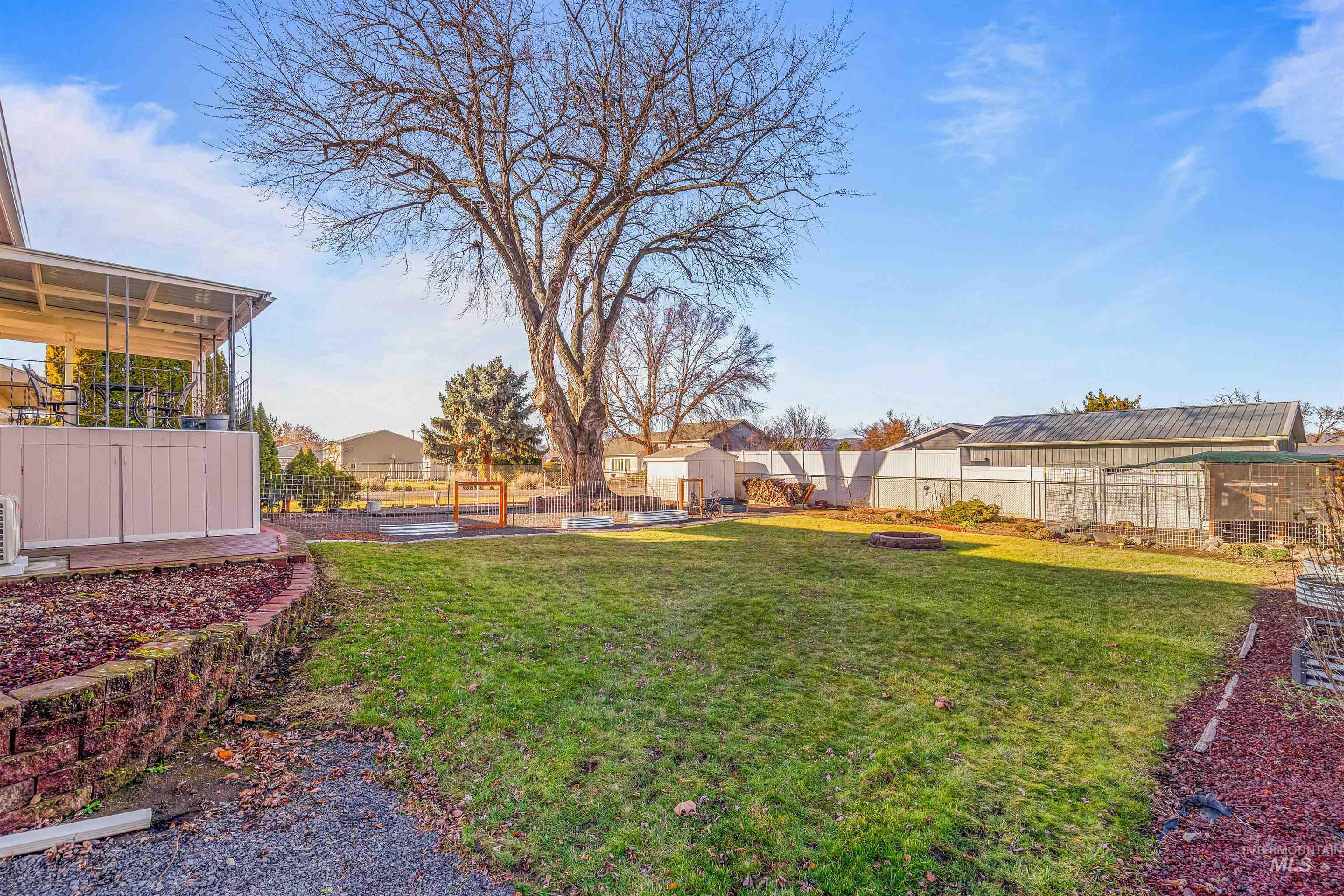 1533 Cedar Ave, Lewiston, Idaho 83501, 4 Bedrooms, 2 Bathrooms, Residential For Sale, Price $450,000,MLS 98971636