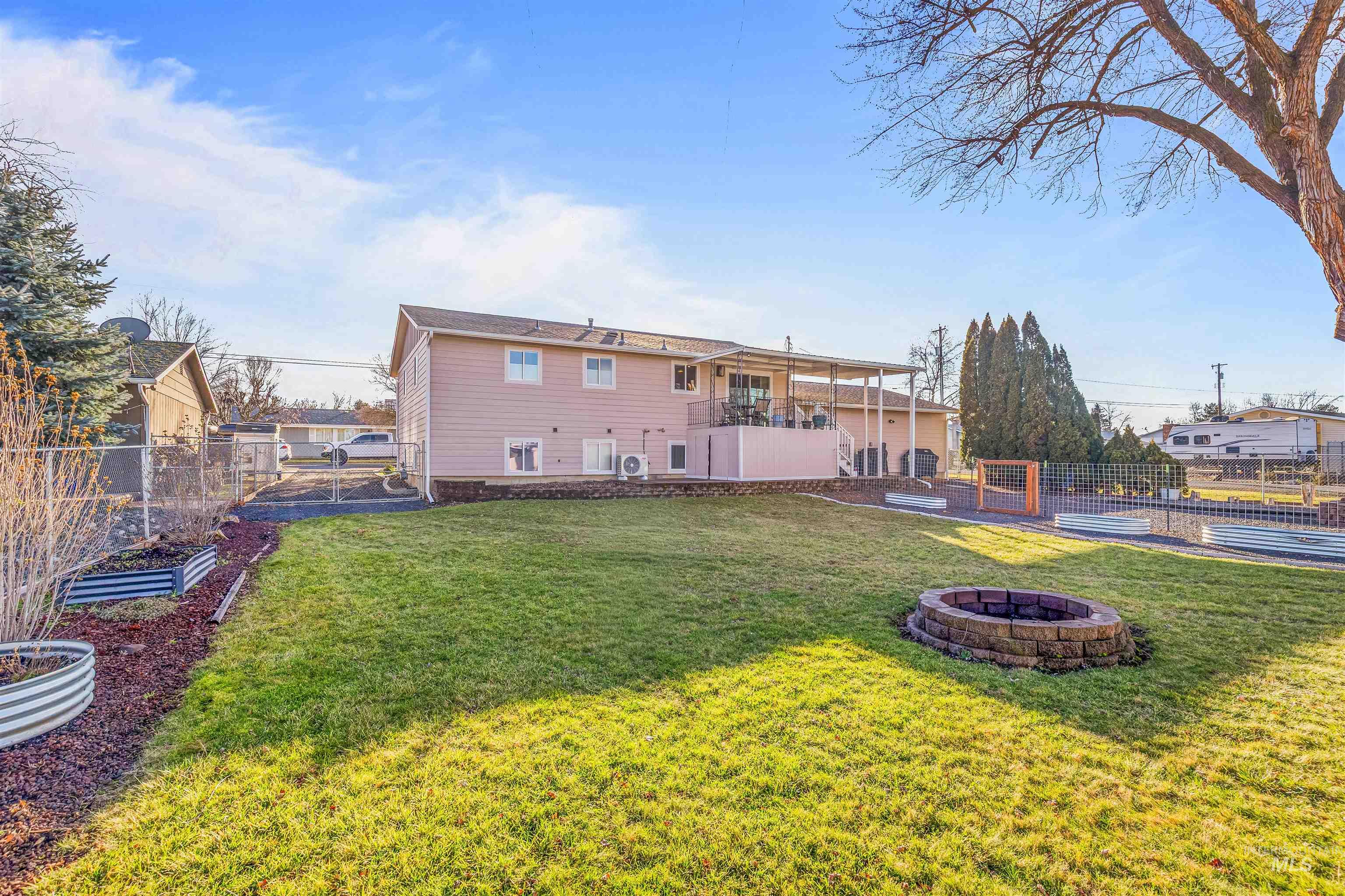 1533 Cedar Ave, Lewiston, Idaho 83501, 4 Bedrooms, 2 Bathrooms, Residential For Sale, Price $450,000,MLS 98971636