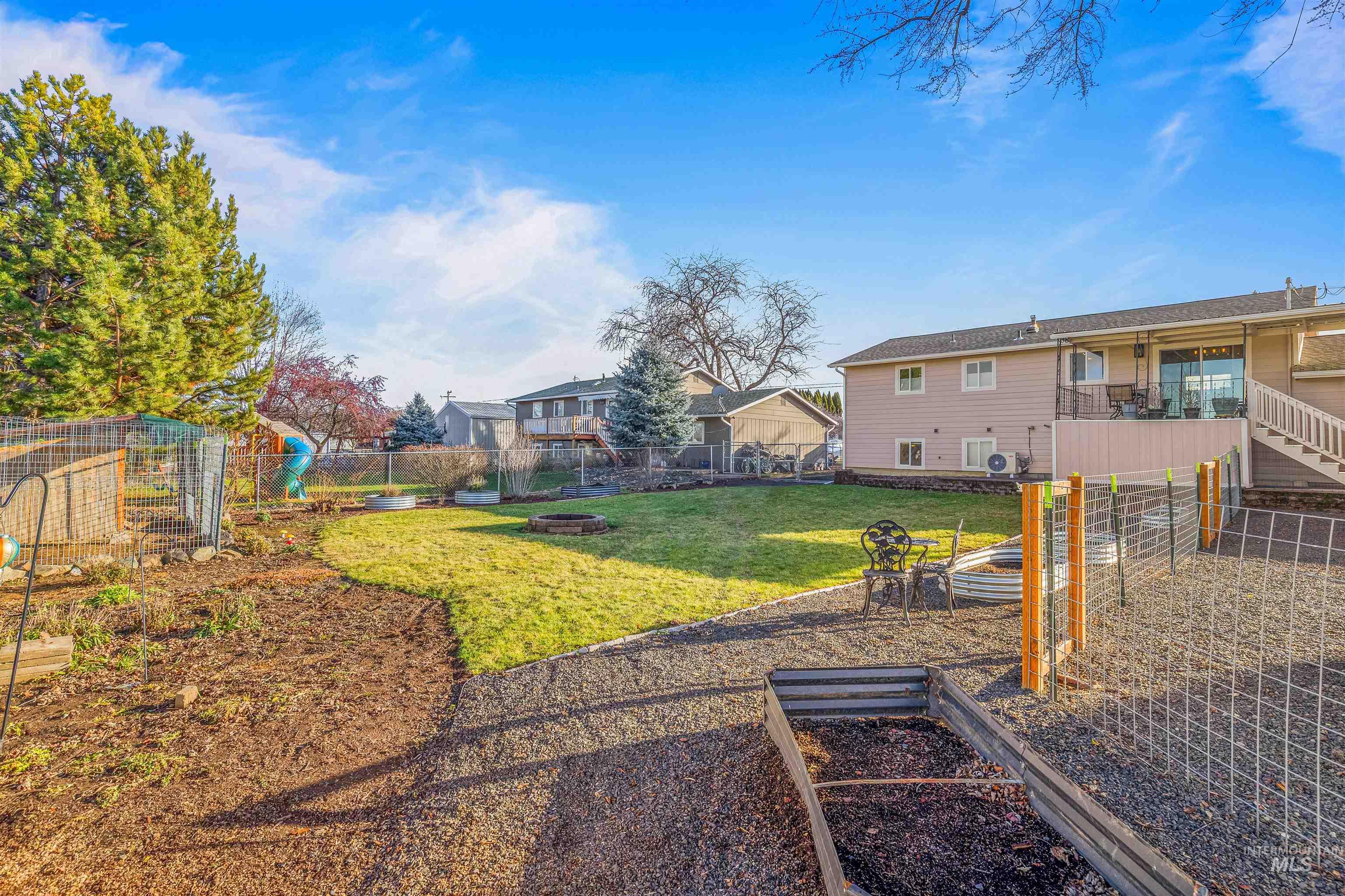 1533 Cedar Ave, Lewiston, Idaho 83501, 4 Bedrooms, 2 Bathrooms, Residential For Sale, Price $450,000,MLS 98971636