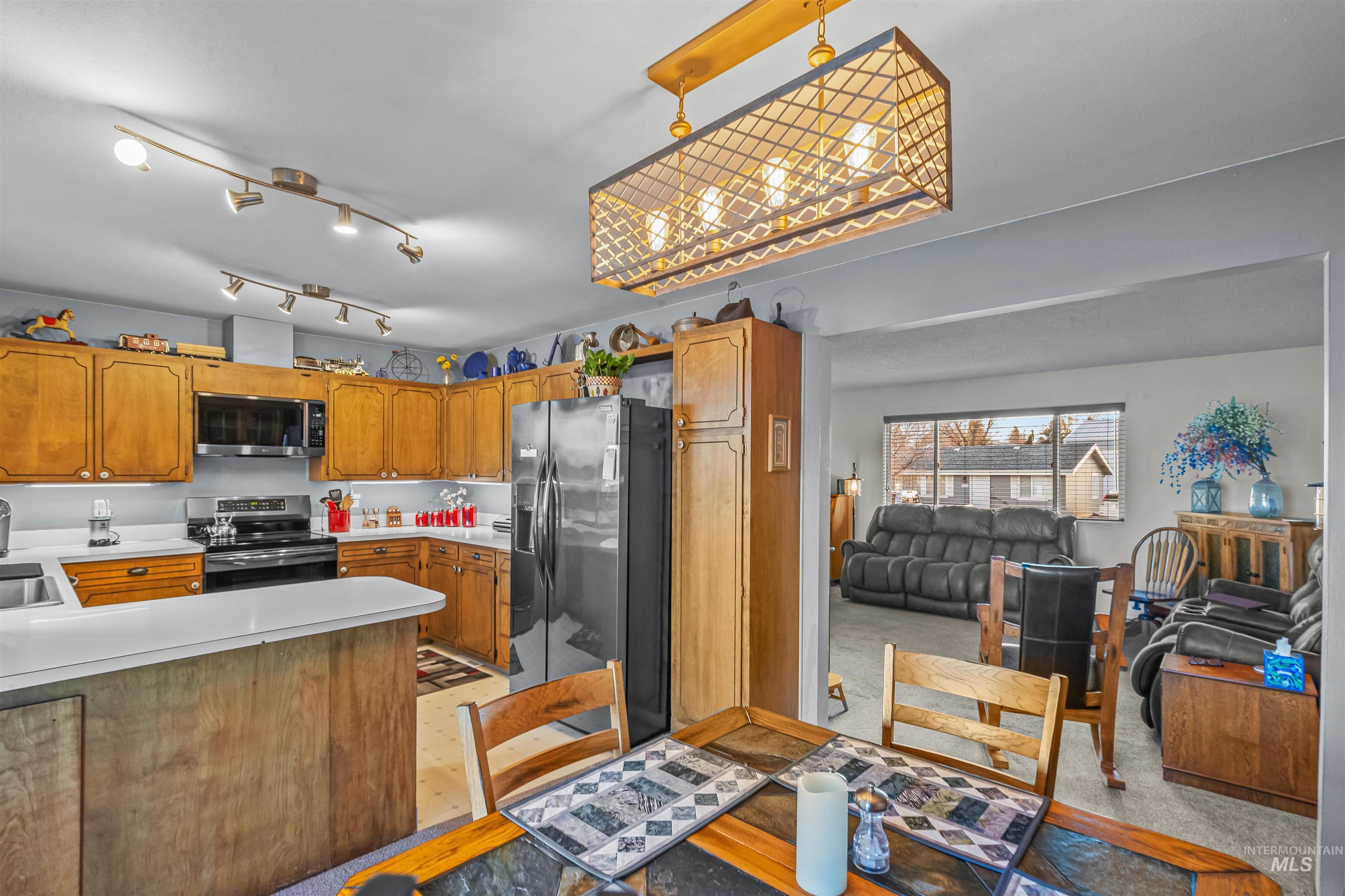 1533 Cedar Ave, Lewiston, Idaho 83501, 4 Bedrooms, 2 Bathrooms, Residential For Sale, Price $450,000,MLS 98971636