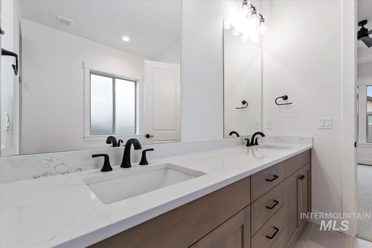 2085 E Blakehurst Ave, Kuna, Idaho 83634, 4 Bedrooms, 3 Bathrooms, Residential For Sale, Price $799,880, 98971642